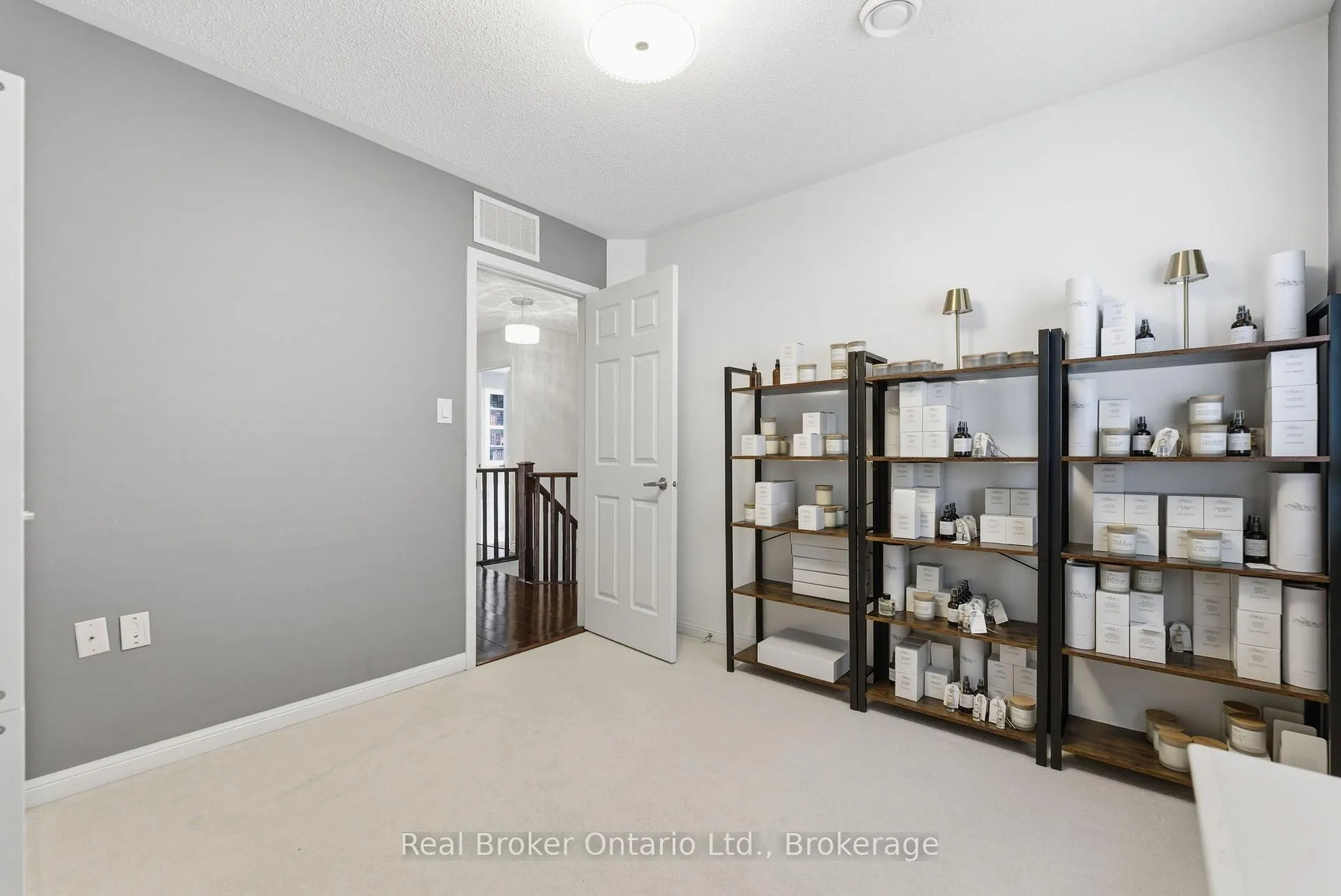 Photo 31 of 910 Vickerman Way, Milton, Coates — HOMEH