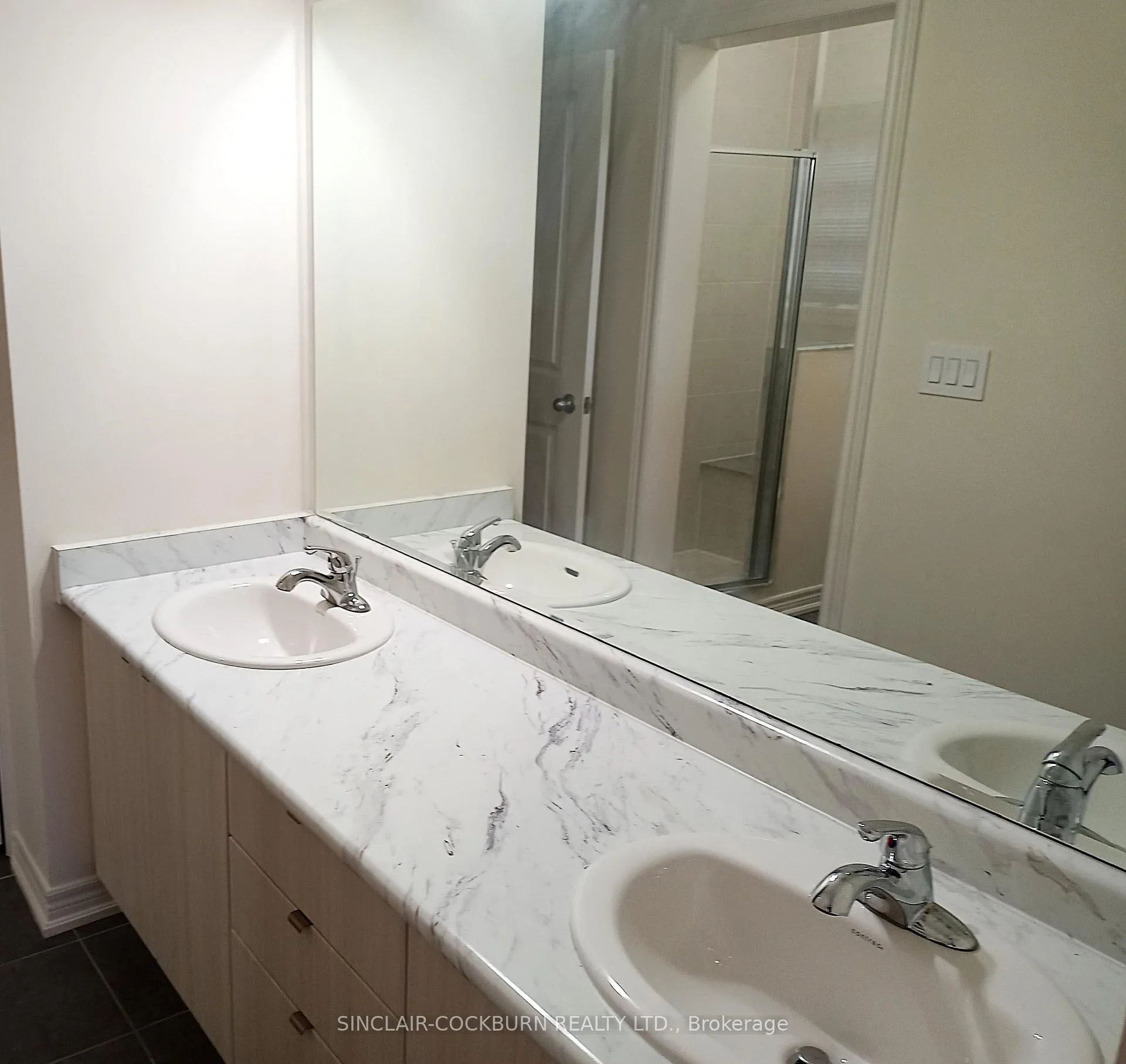 Photo 7 of 25 Fann Drive, Brampton, Northwest Brampton — HOMEH
