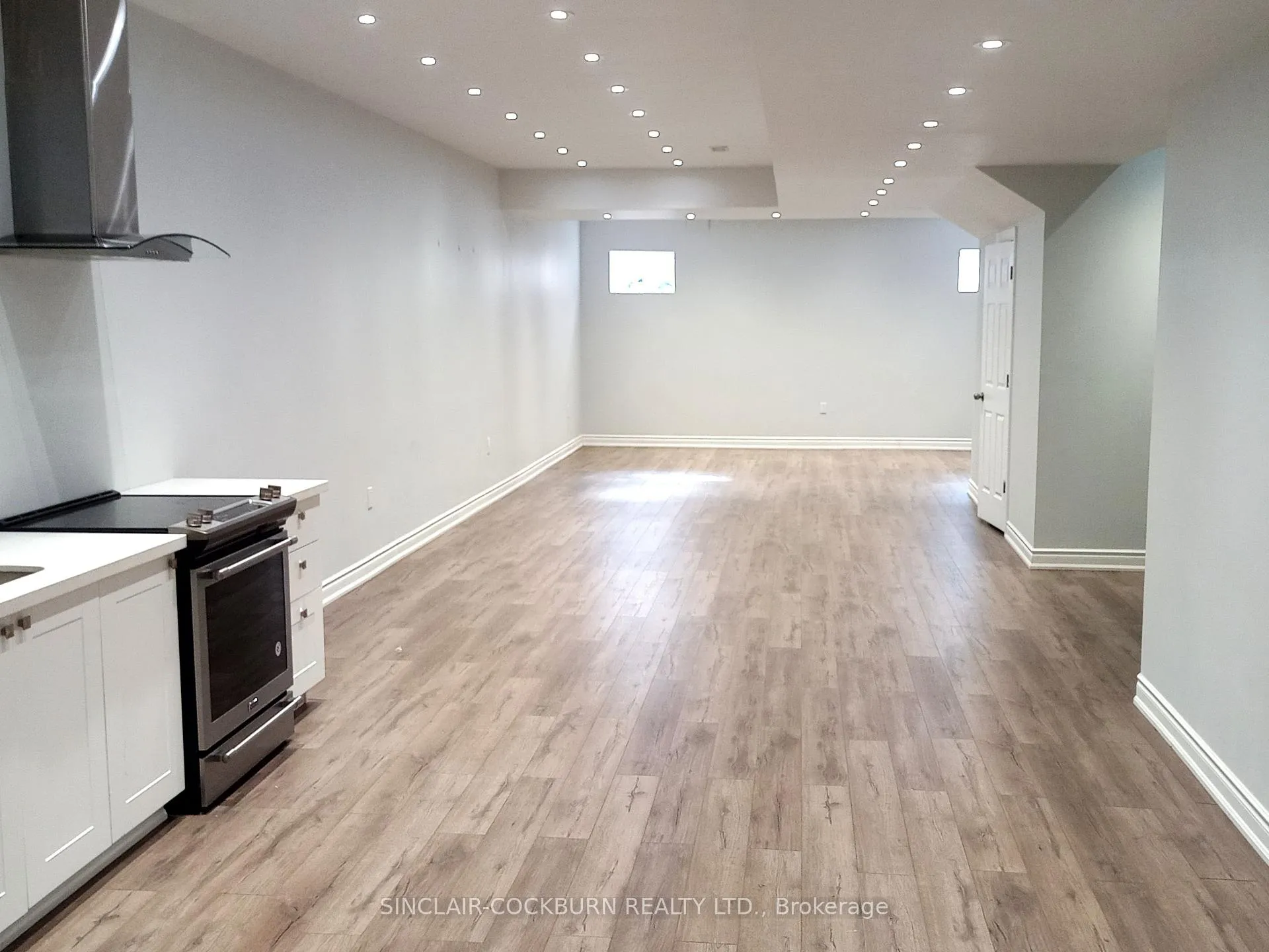 Photo 10 of 25 Fann Drive, Brampton, Northwest Brampton — HOMEH