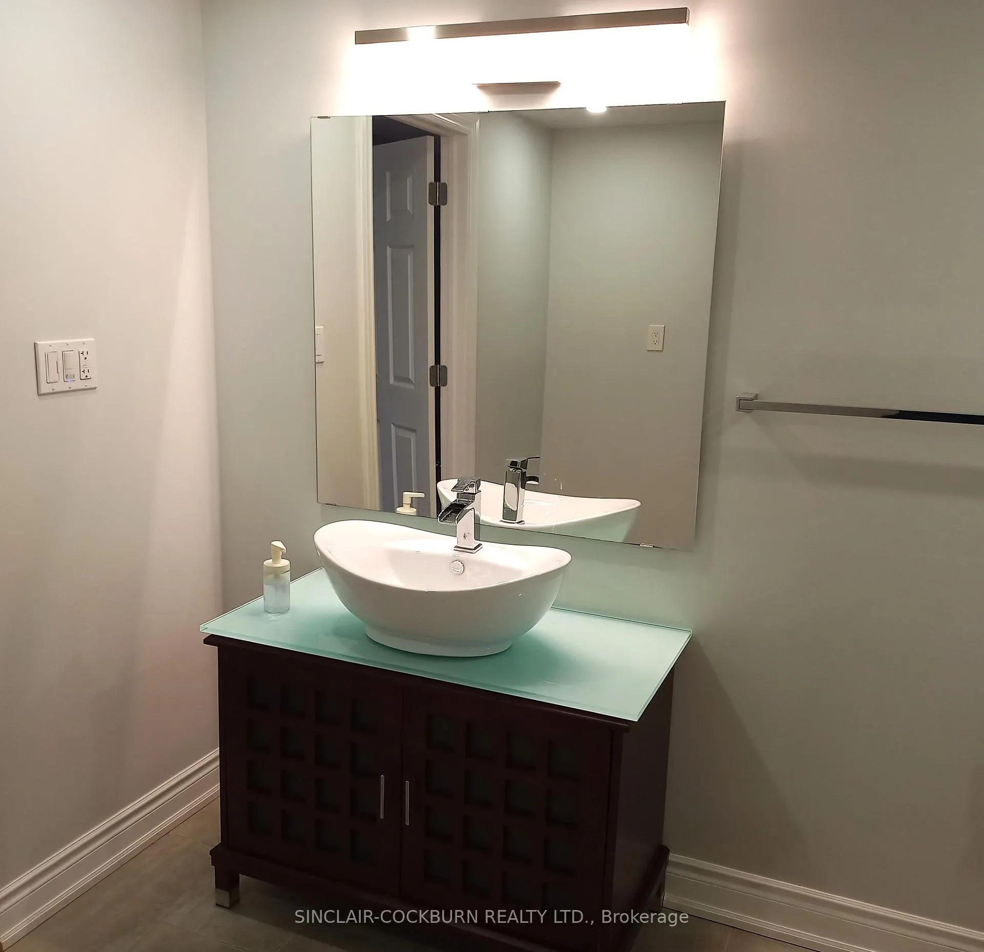 Photo 11 of 25 Fann Drive, Brampton, Northwest Brampton — HOMEH