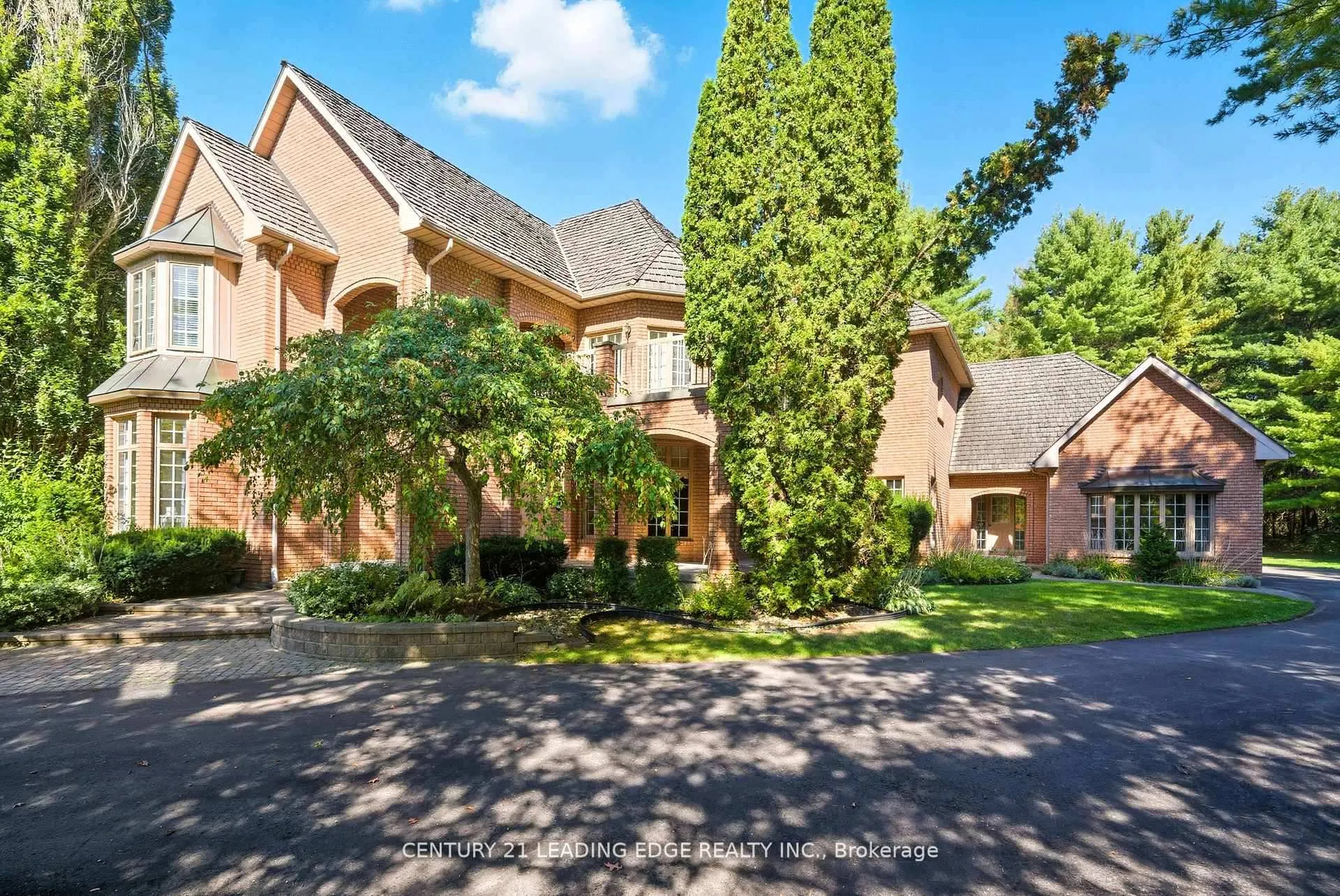 Photo 2 of 8 Bunhill Court, Ajax, Northeast Ajax — HOMEH
