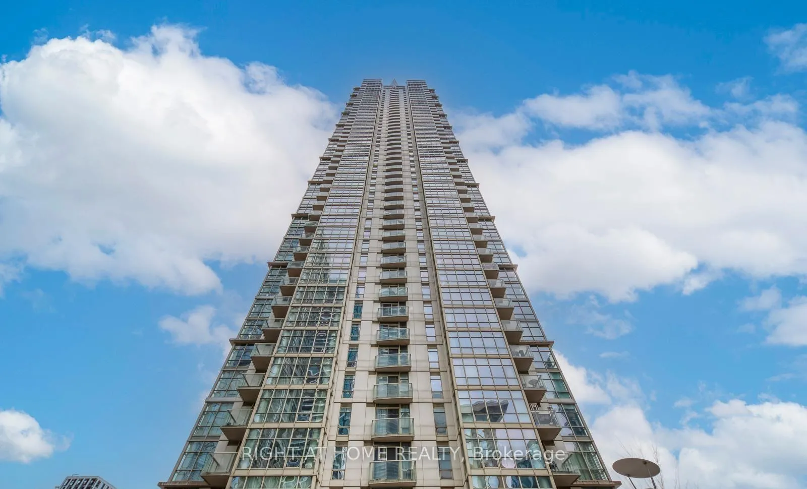 Front of Unit 512, 35 Mariner Terrace
