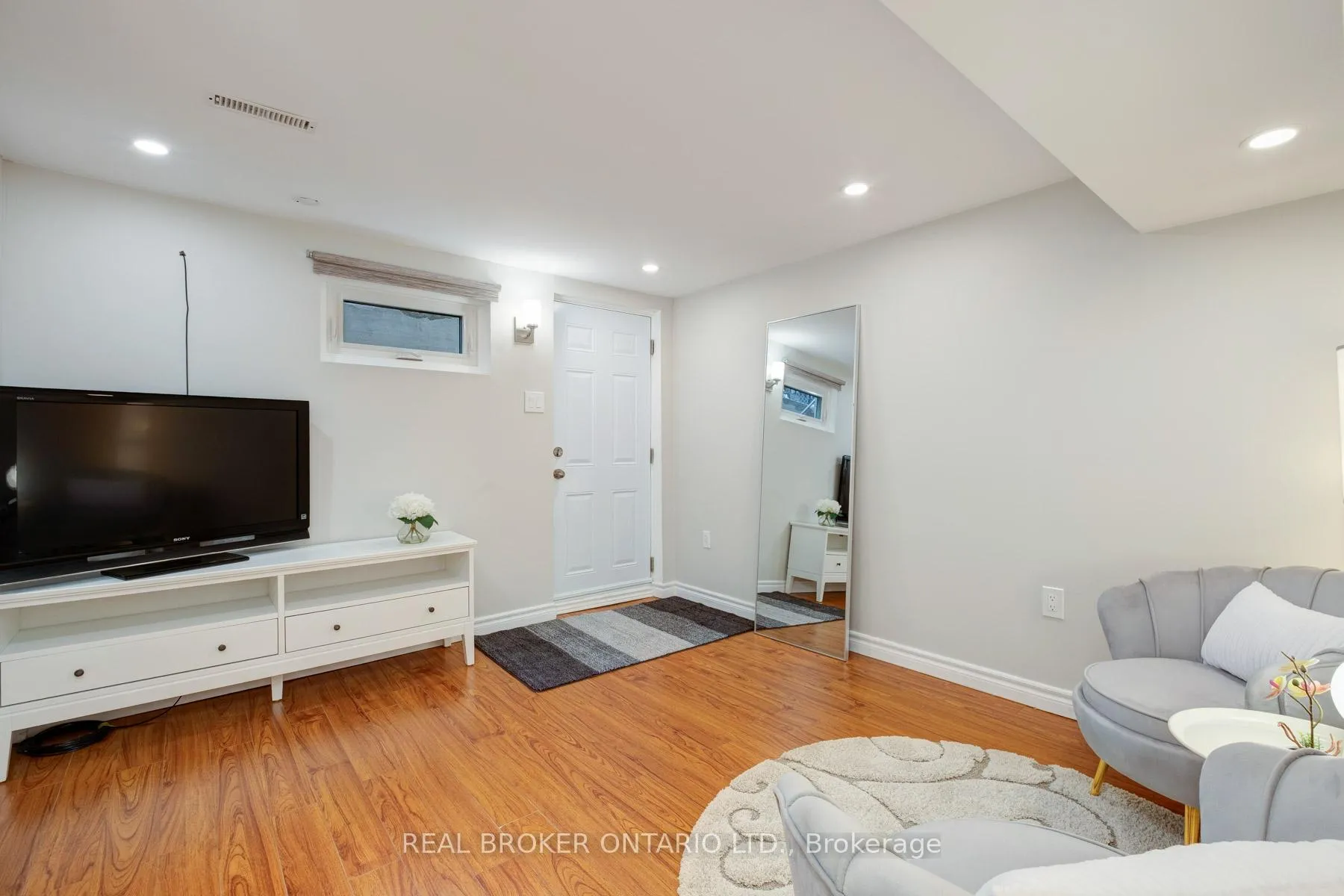 Photo 2 of Unit Bsmt, 25 Charnwood Place, Markham, Aileen-Willowbrook — HOMEH