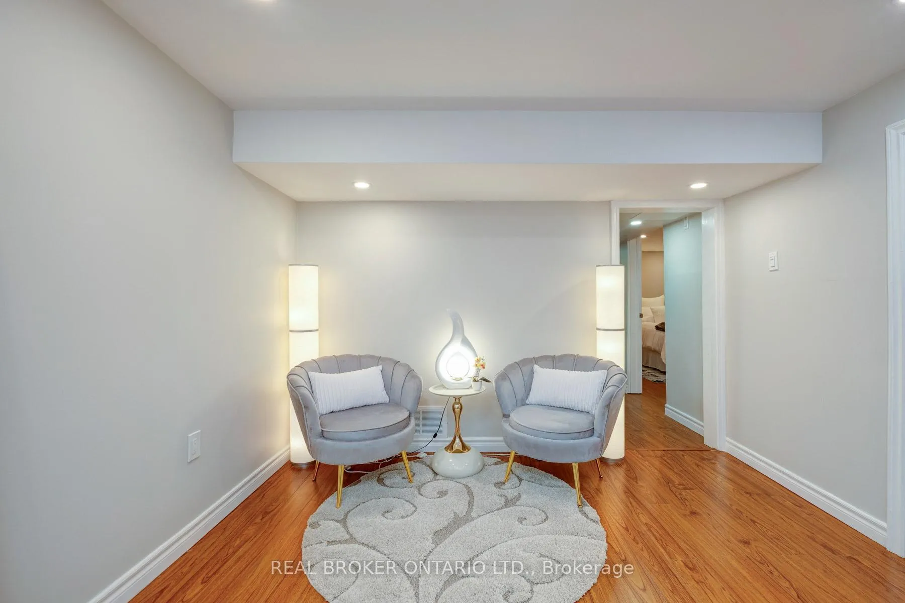 Photo 4 of Unit Bsmt, 25 Charnwood Place, Markham, Aileen-Willowbrook — HOMEH
