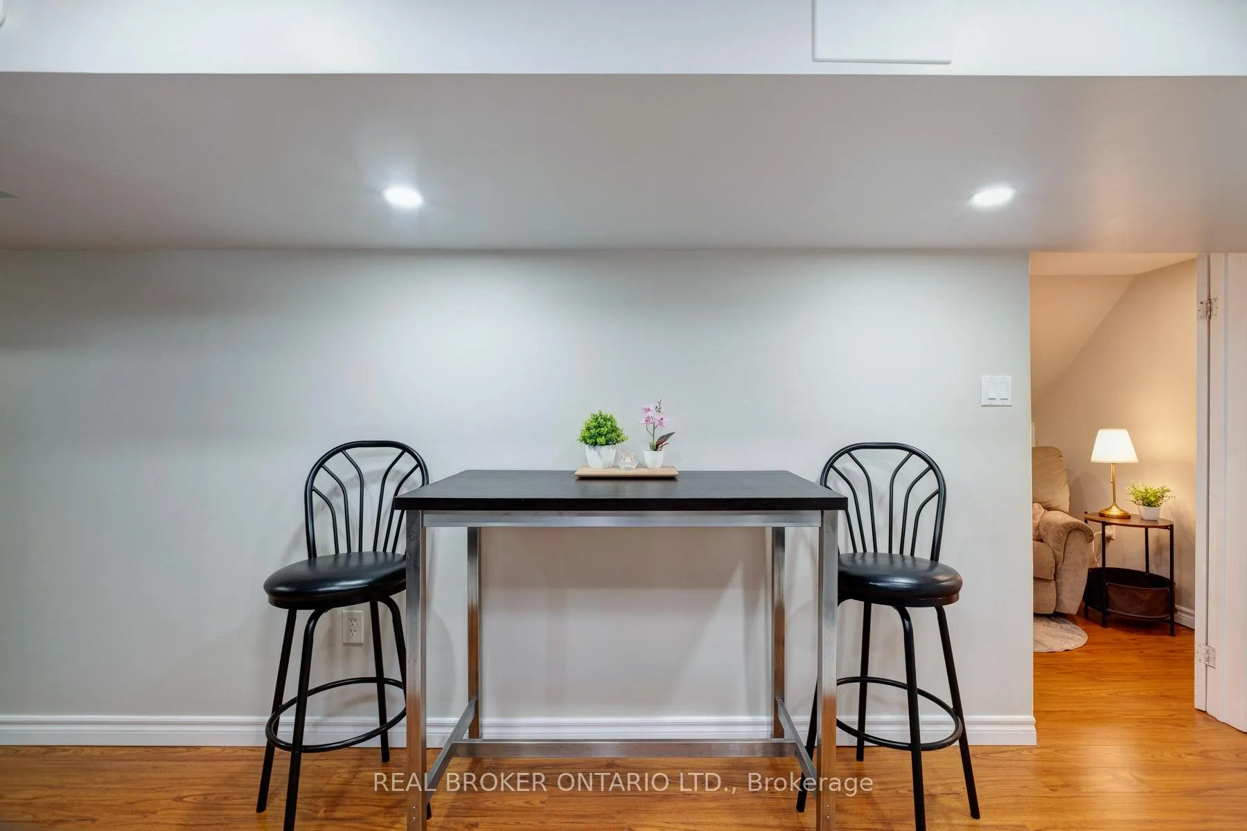 Photo 14 of Unit Bsmt, 25 Charnwood Place, Markham, Aileen-Willowbrook — HOMEH