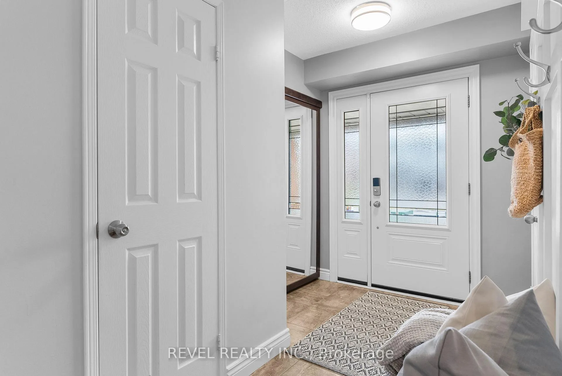 Photo 5 of 1211 Monica Cook Place, Pickering, Bay Ridges — HOMEH