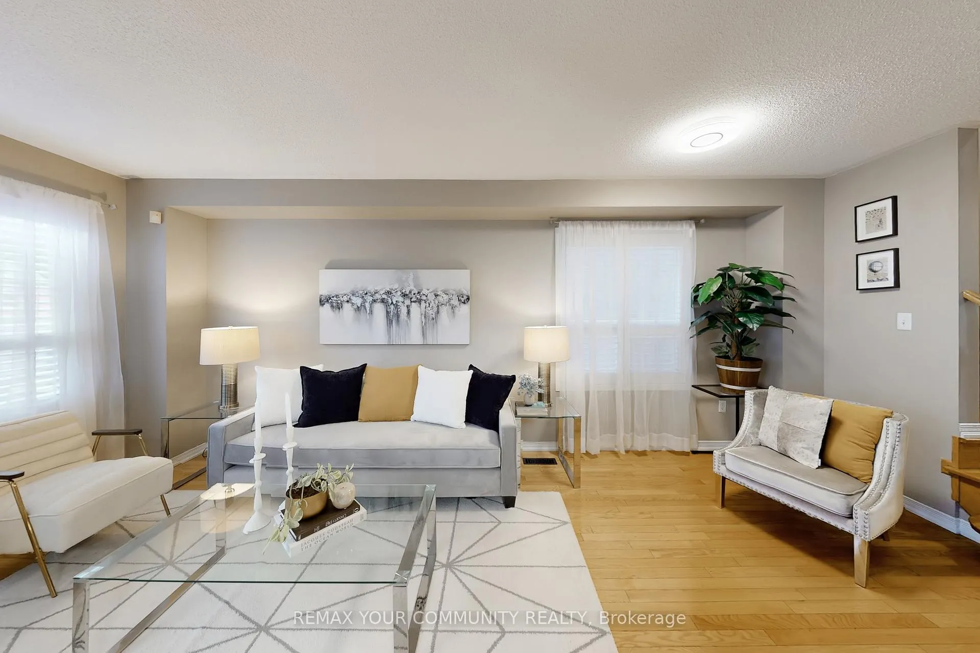 Photo 3 of 139 Ascalon Drive, Vaughan, Patterson — HOMEH