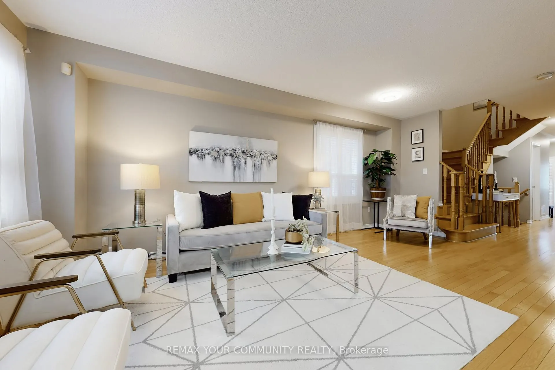 Photo 4 of 139 Ascalon Drive, Vaughan, Patterson — HOMEH