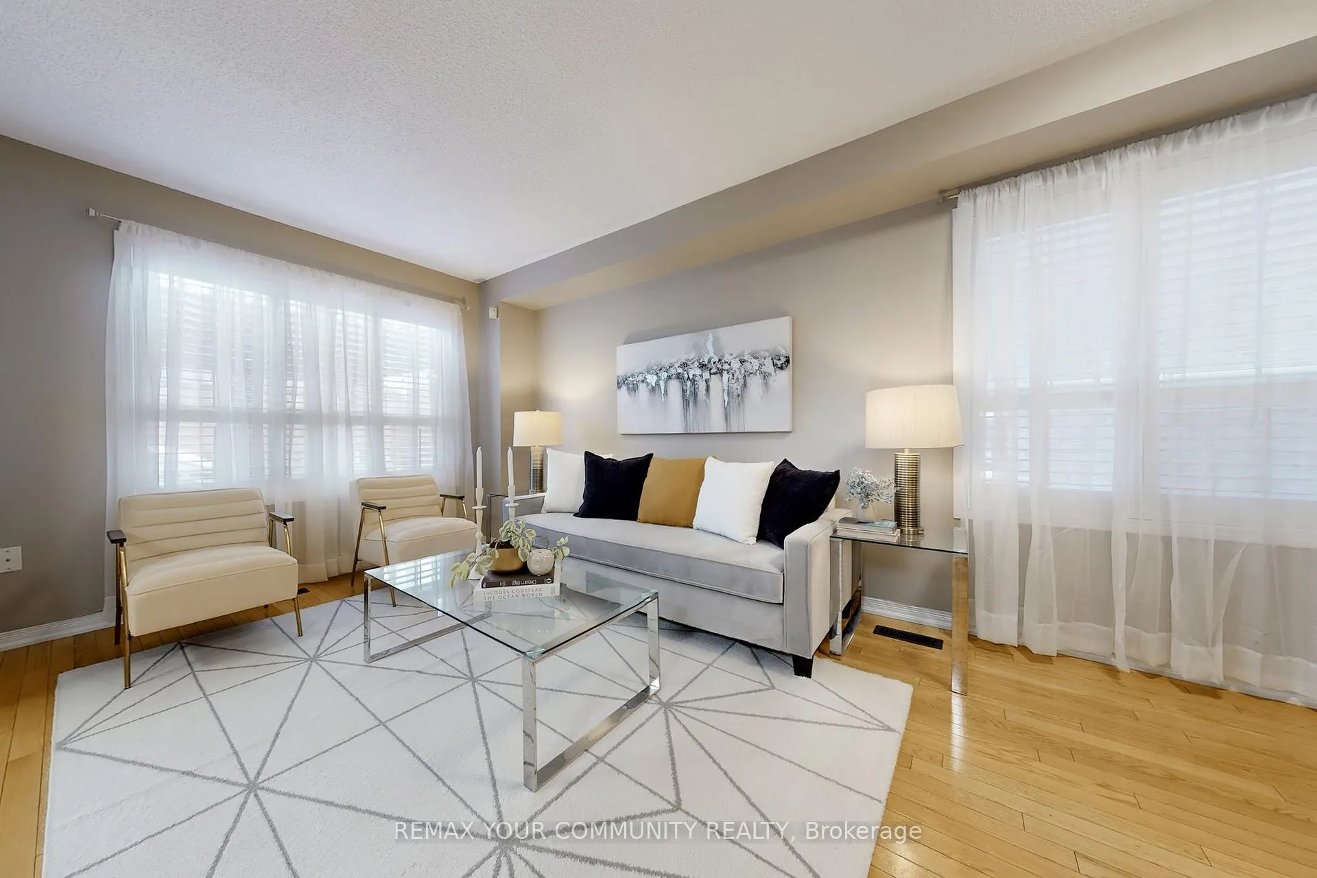 Photo 5 of 139 Ascalon Drive, Vaughan, Patterson — HOMEH