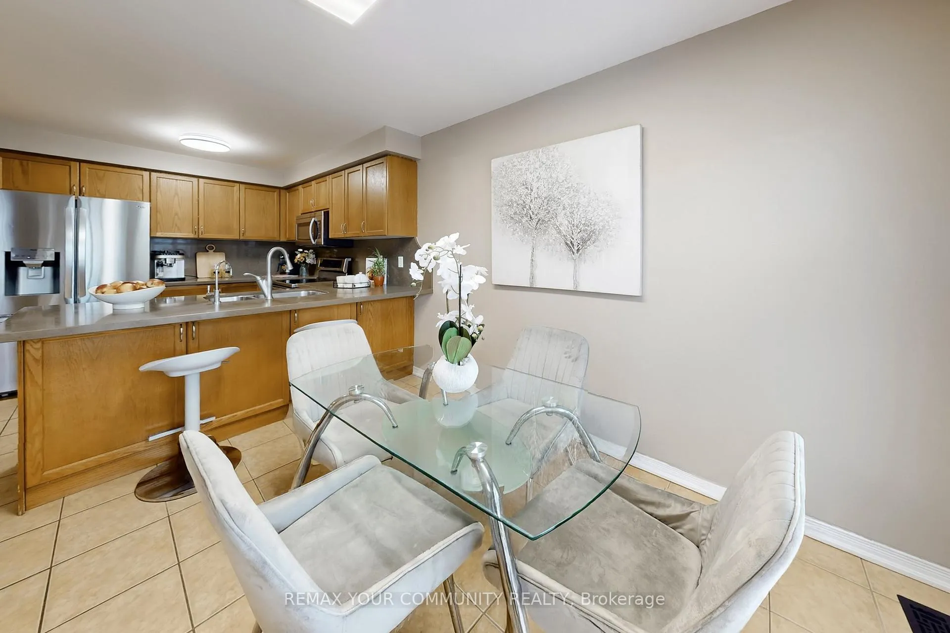 Photo 10 of 139 Ascalon Drive, Vaughan, Patterson — HOMEH