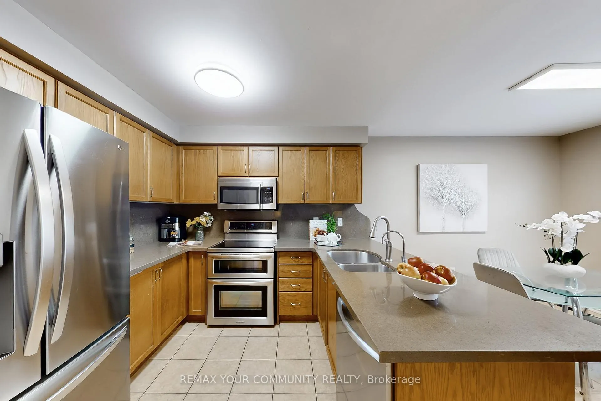 Photo 11 of 139 Ascalon Drive, Vaughan, Patterson — HOMEH