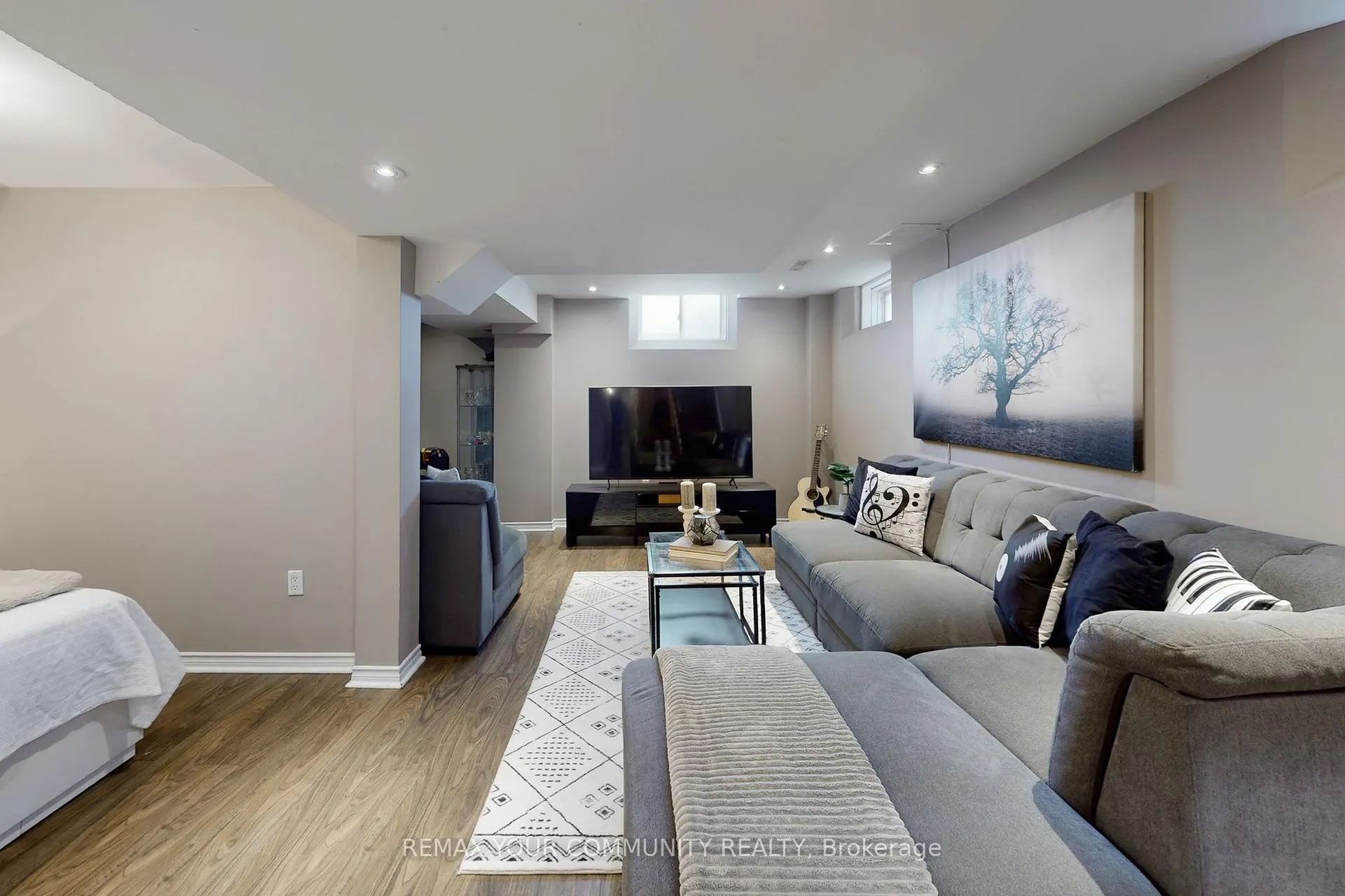 Photo 28 of 139 Ascalon Drive, Vaughan, Patterson — HOMEH