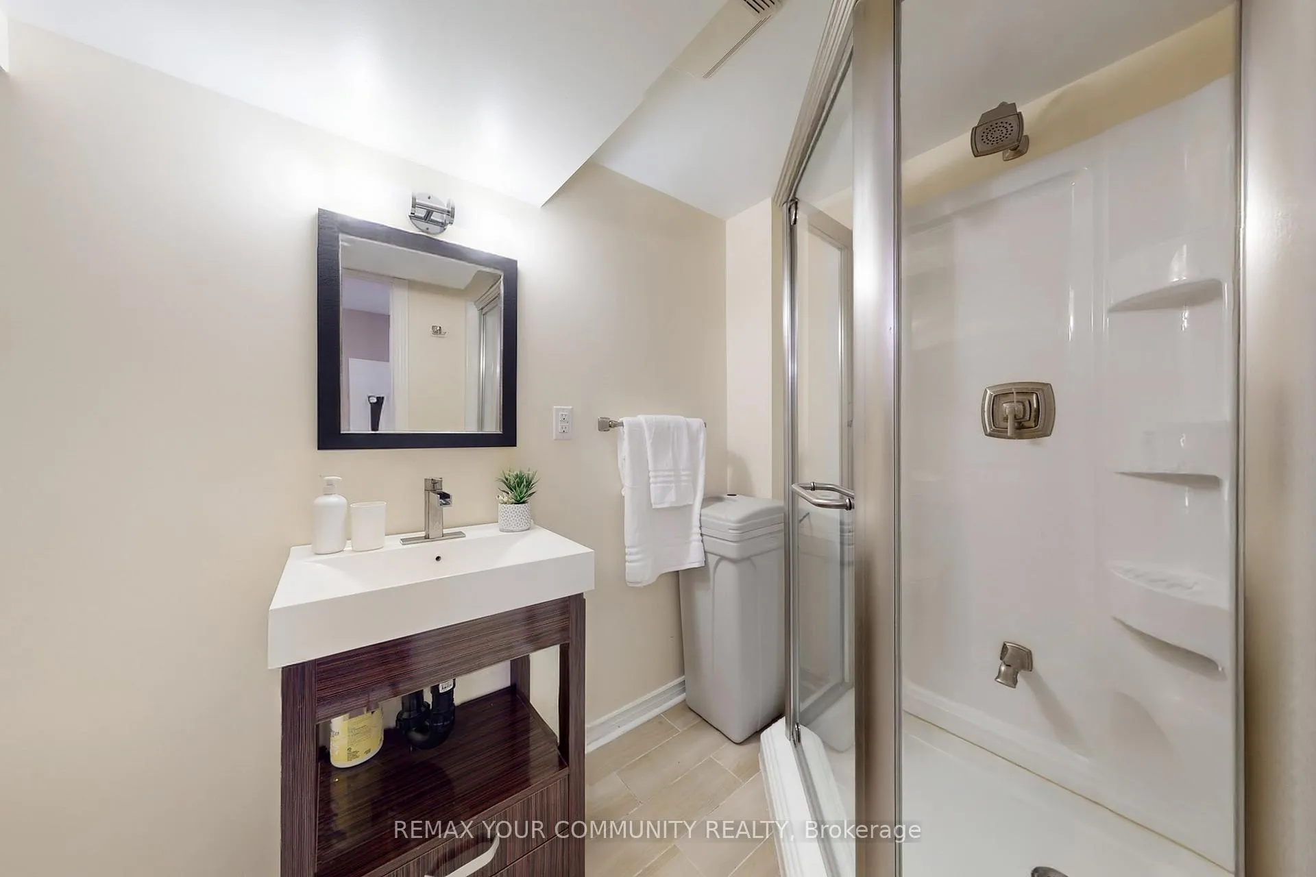 Photo 31 of 139 Ascalon Drive, Vaughan, Patterson — HOMEH