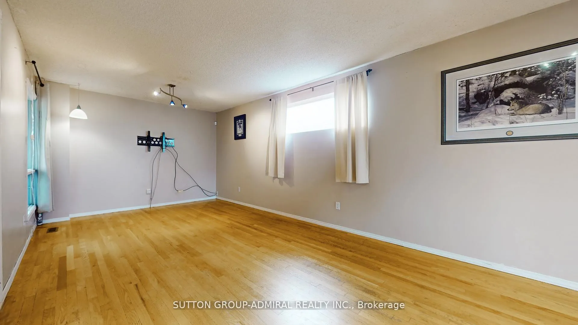 Photo 5 of 93 Patrice Crescent, Vaughan, Crestwood-Springfarm-Yorkhill — HOMEH