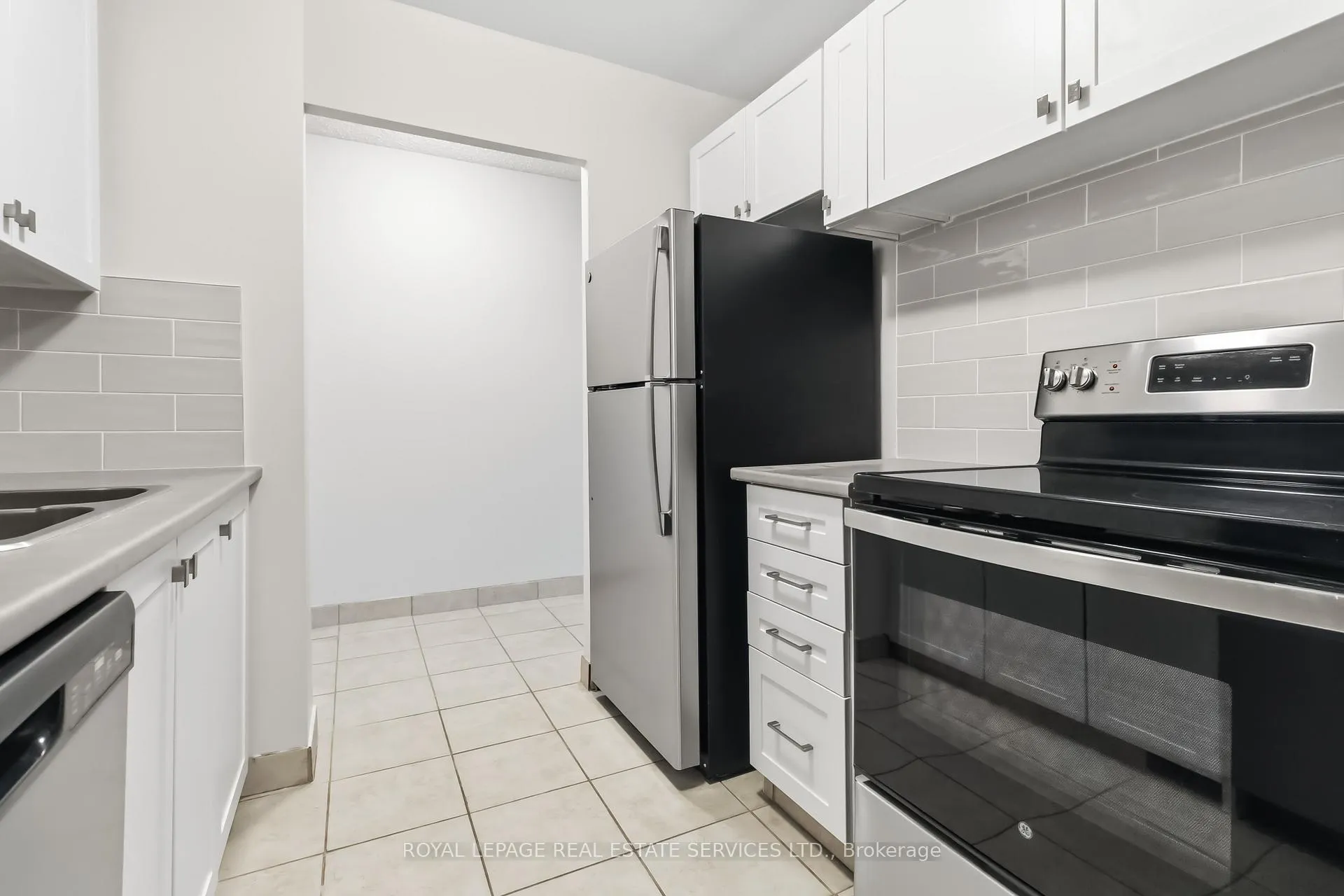 Photo 6 of Unit 406, 82 Millside Drive, Milton, Old Milton — HOMEH