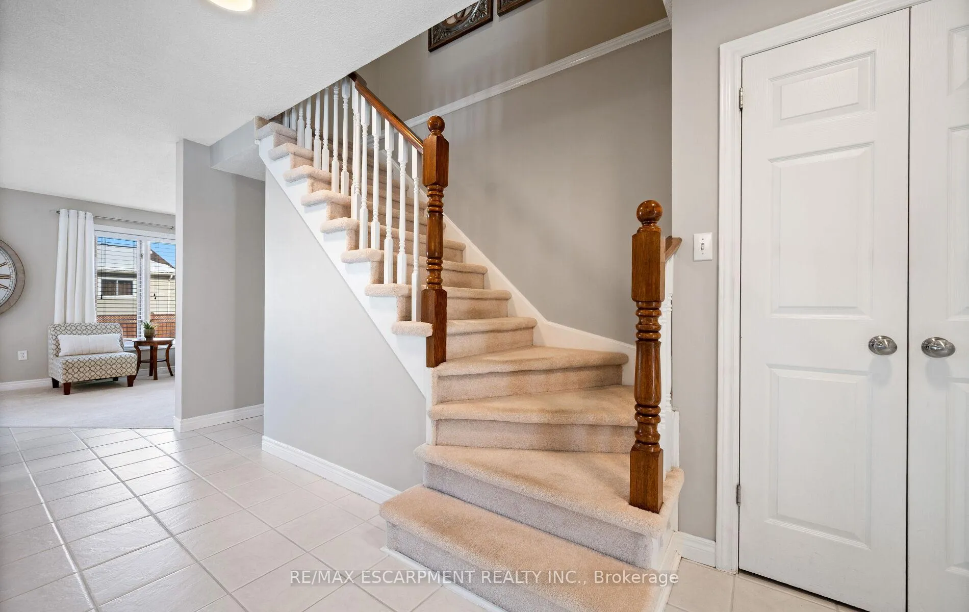 Photo 11 of 39 Colonial Crescent, Grimsby, Grimsby East — HOMEH