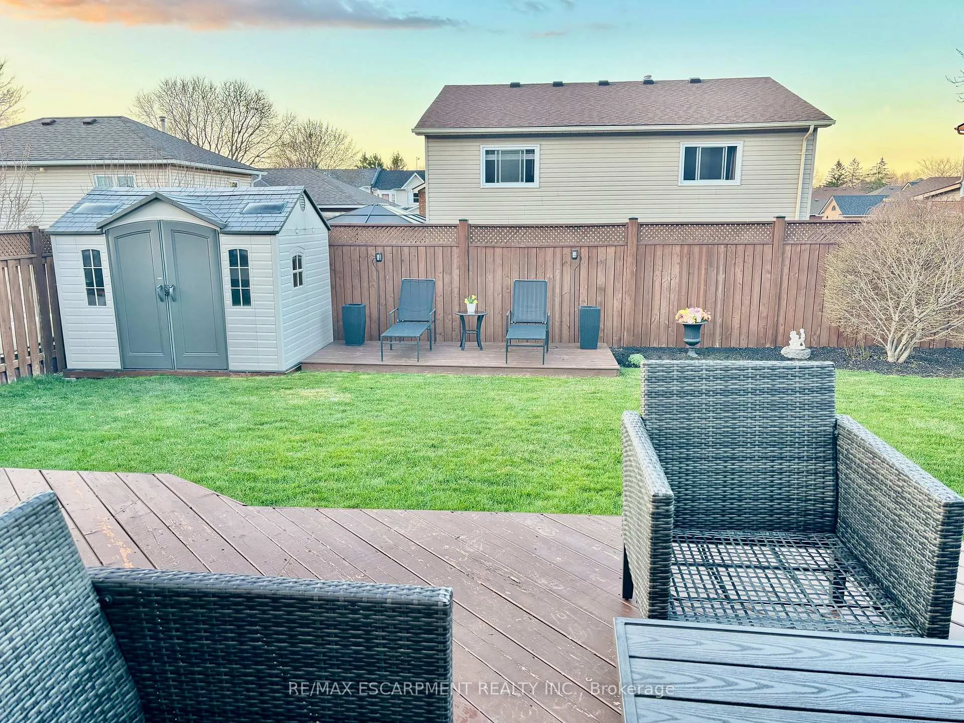 Photo 20 of 39 Colonial Crescent, Grimsby, Grimsby East — HOMEH