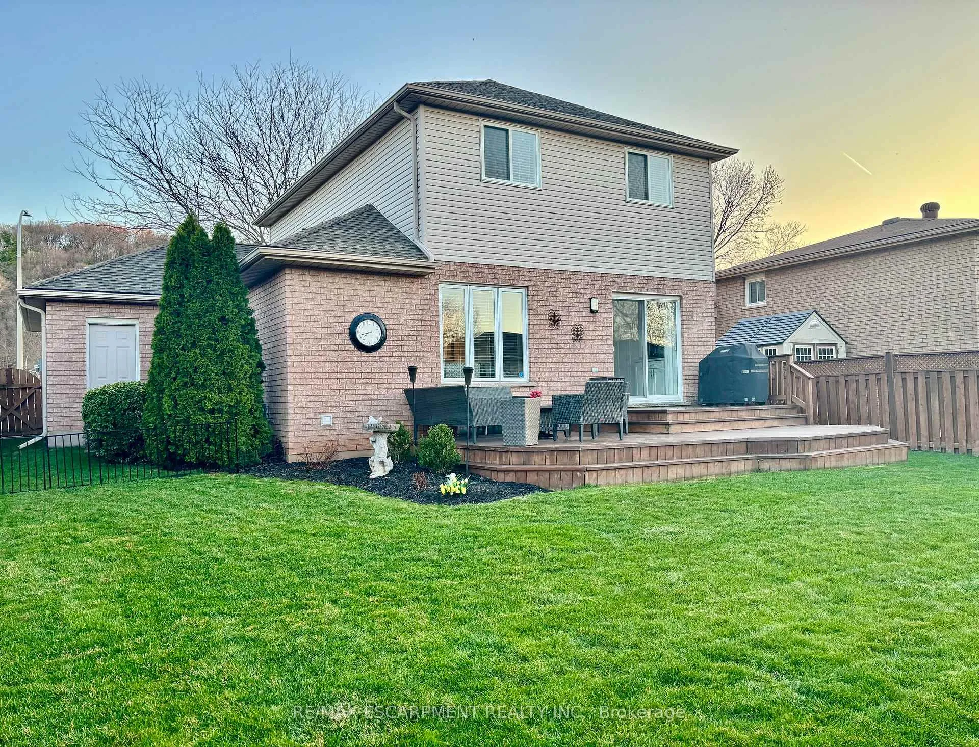 Photo 21 of 39 Colonial Crescent, Grimsby, Grimsby East — HOMEH