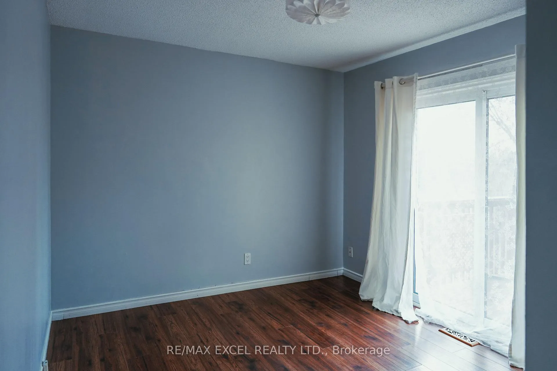 Photo 11 of 8061 Paddock Trail Drive, Niagara Falls, Ascot — HOMEH