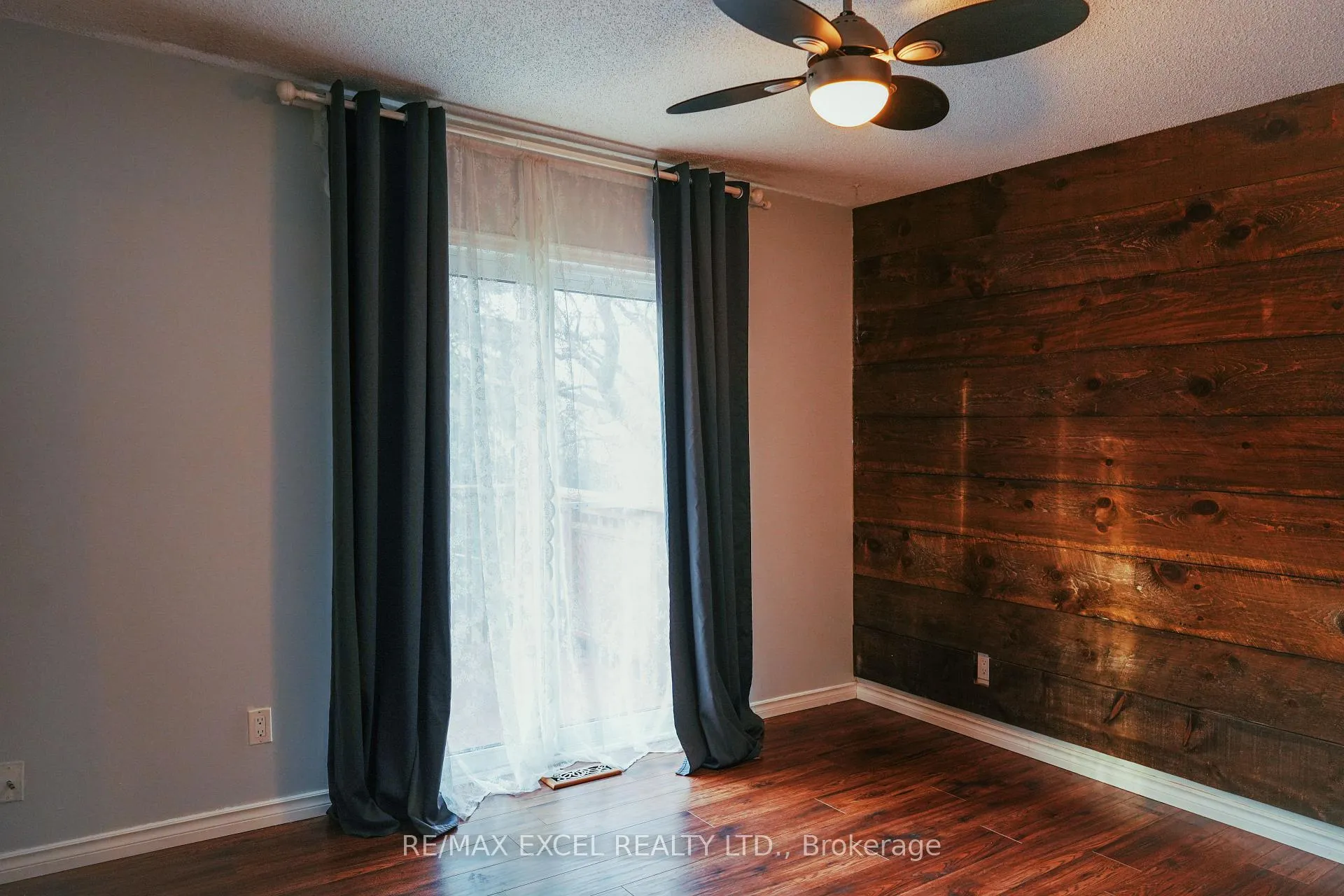 Photo 13 of 8061 Paddock Trail Drive, Niagara Falls, Ascot — HOMEH