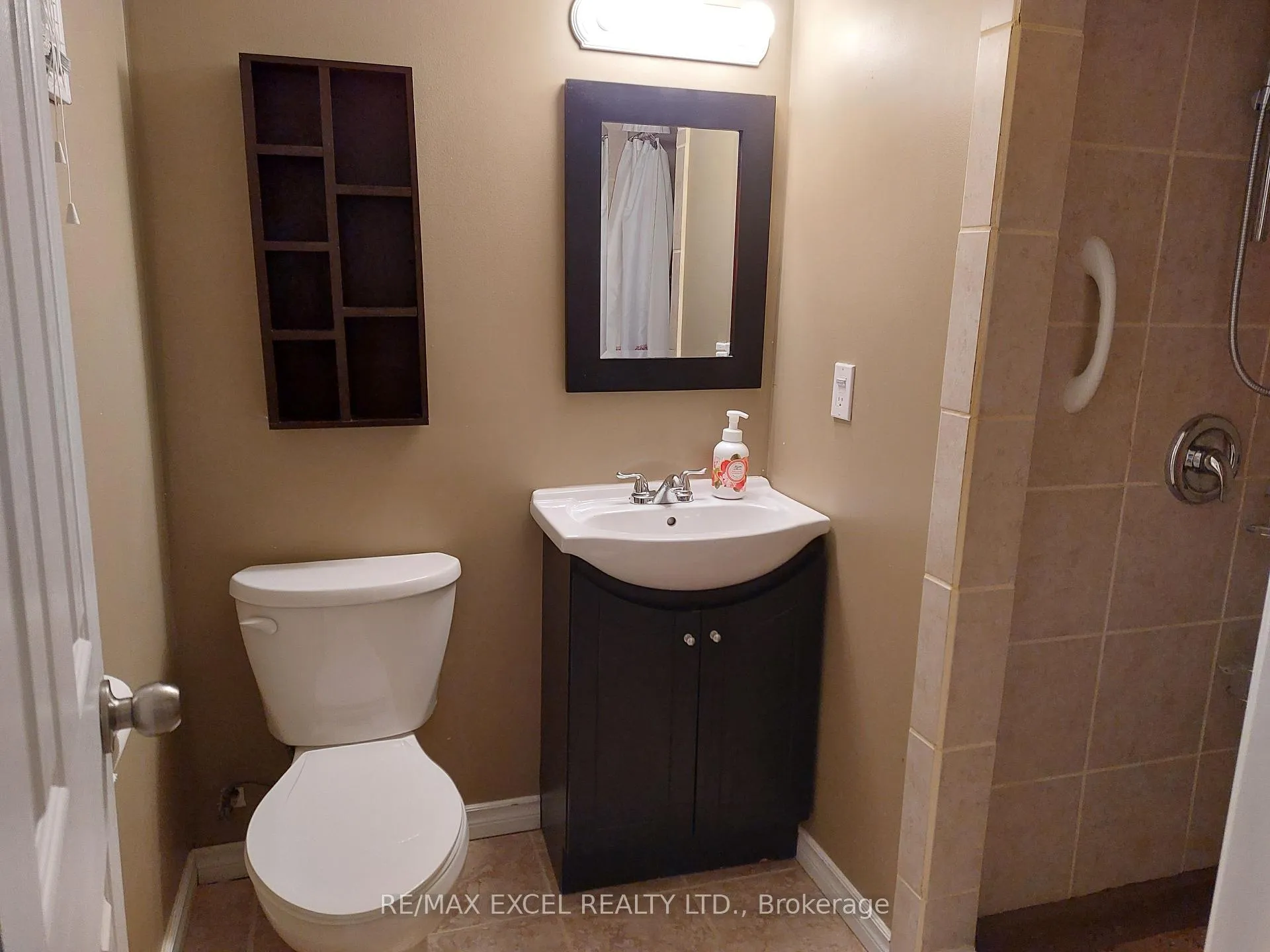 Photo 23 of 8061 Paddock Trail Drive, Niagara Falls, Ascot — HOMEH