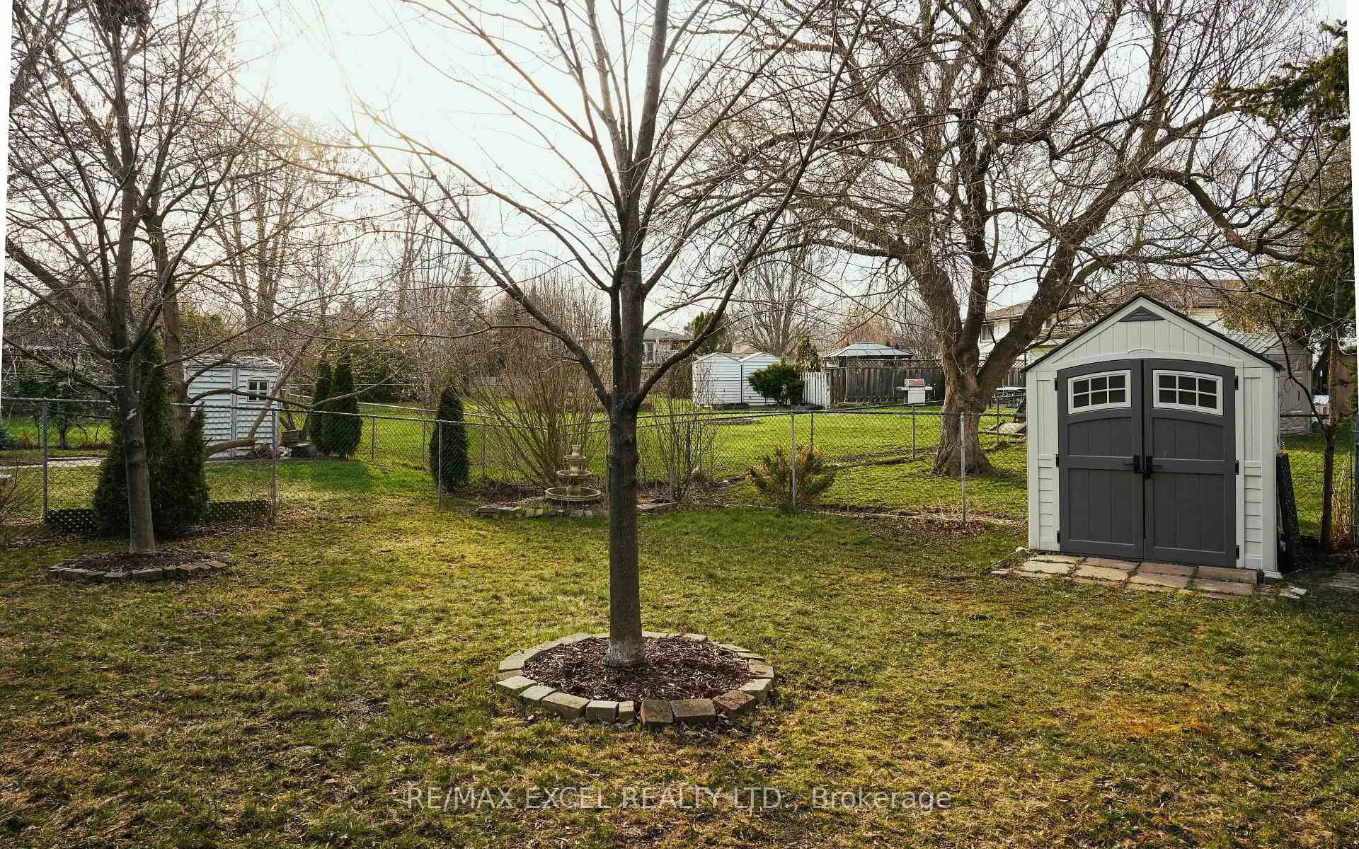 Photo 33 of 8061 Paddock Trail Drive, Niagara Falls, Ascot — HOMEH