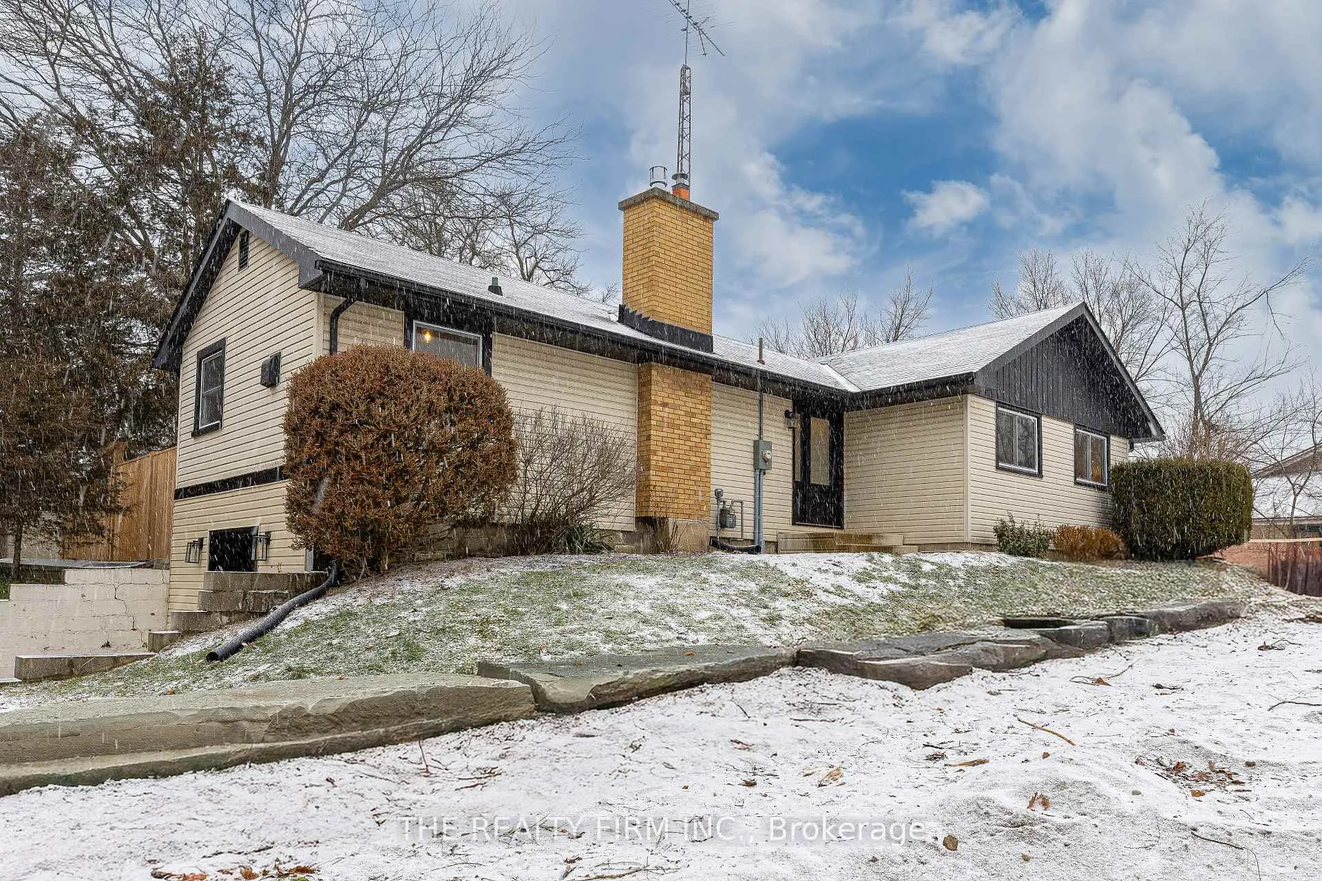 Photo 5 of 179 Valleyview Drive, Middlesex Centre, Komoka — HOMEH