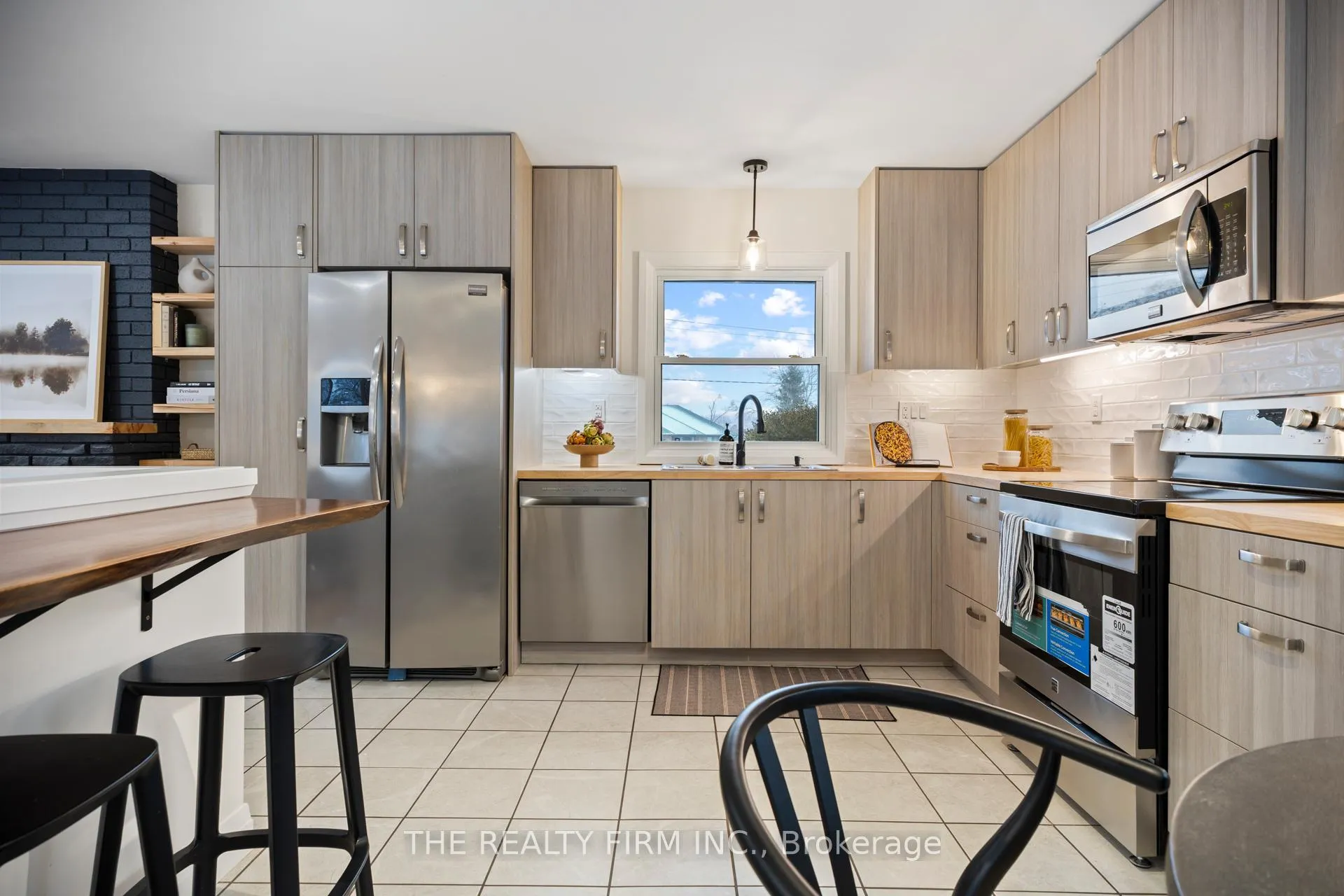 Photo 18 of 179 Valleyview Drive, Middlesex Centre, Komoka — HOMEH