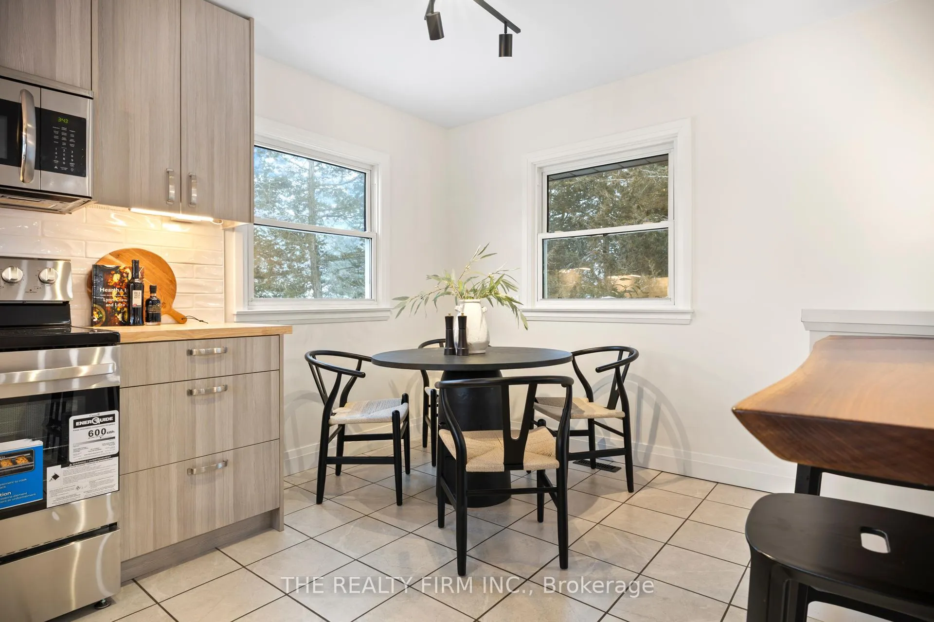 Photo 21 of 179 Valleyview Drive, Middlesex Centre, Komoka — HOMEH