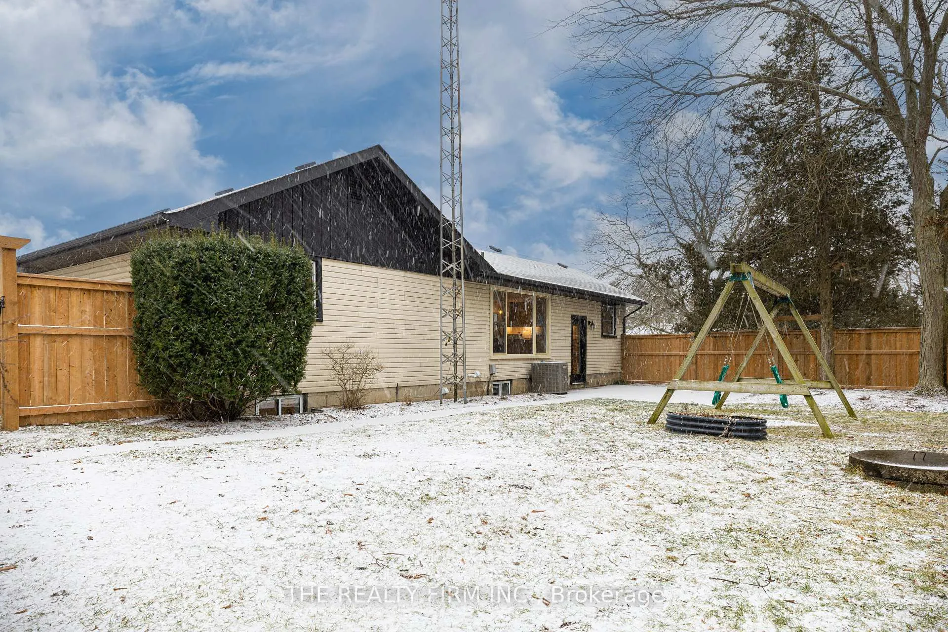 Photo 34 of 179 Valleyview Drive, Middlesex Centre, Komoka — HOMEH