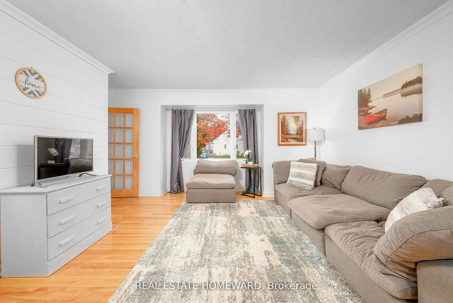 Photo 3 of 521 O'Connell Road, Peterborough, Otonabee Ward 1 — HOMEH