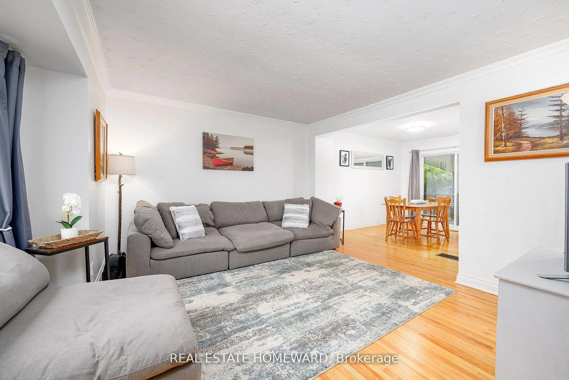 Photo 4 of 521 O'Connell Road, Peterborough, Otonabee Ward 1 — HOMEH