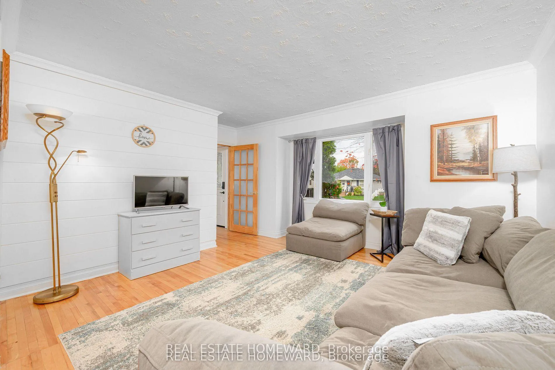 Photo 5 of 521 O'Connell Road, Peterborough, Otonabee Ward 1 — HOMEH