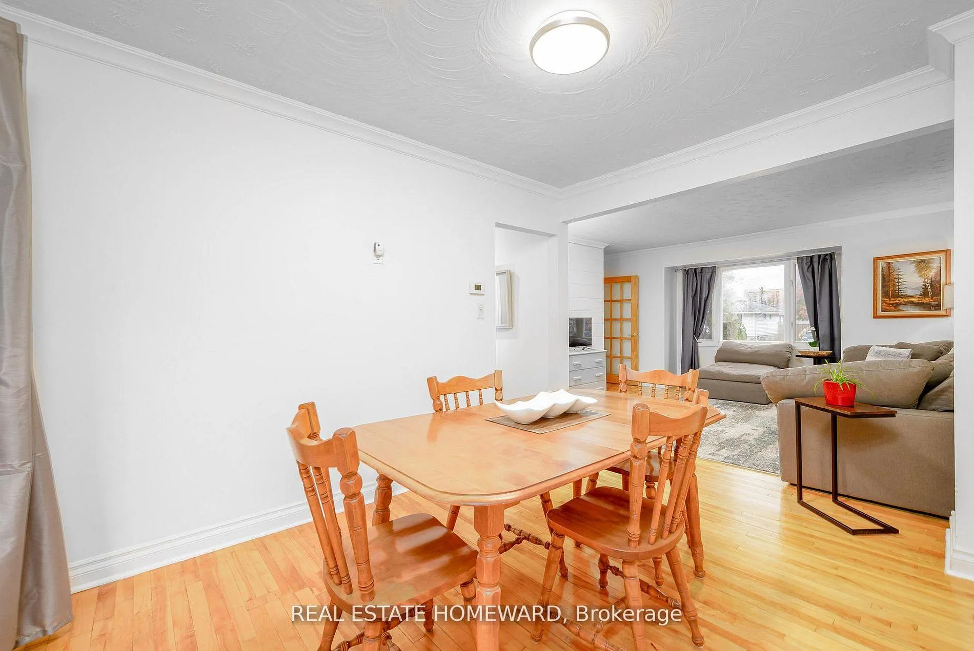 Photo 6 of 521 O'Connell Road, Peterborough, Otonabee Ward 1 — HOMEH