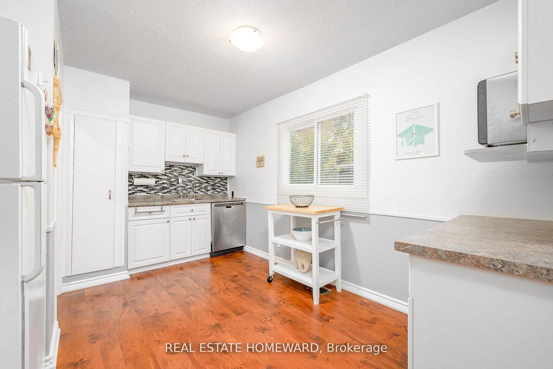 Photo 10 of 521 O'Connell Road, Peterborough, Otonabee Ward 1 — HOMEH