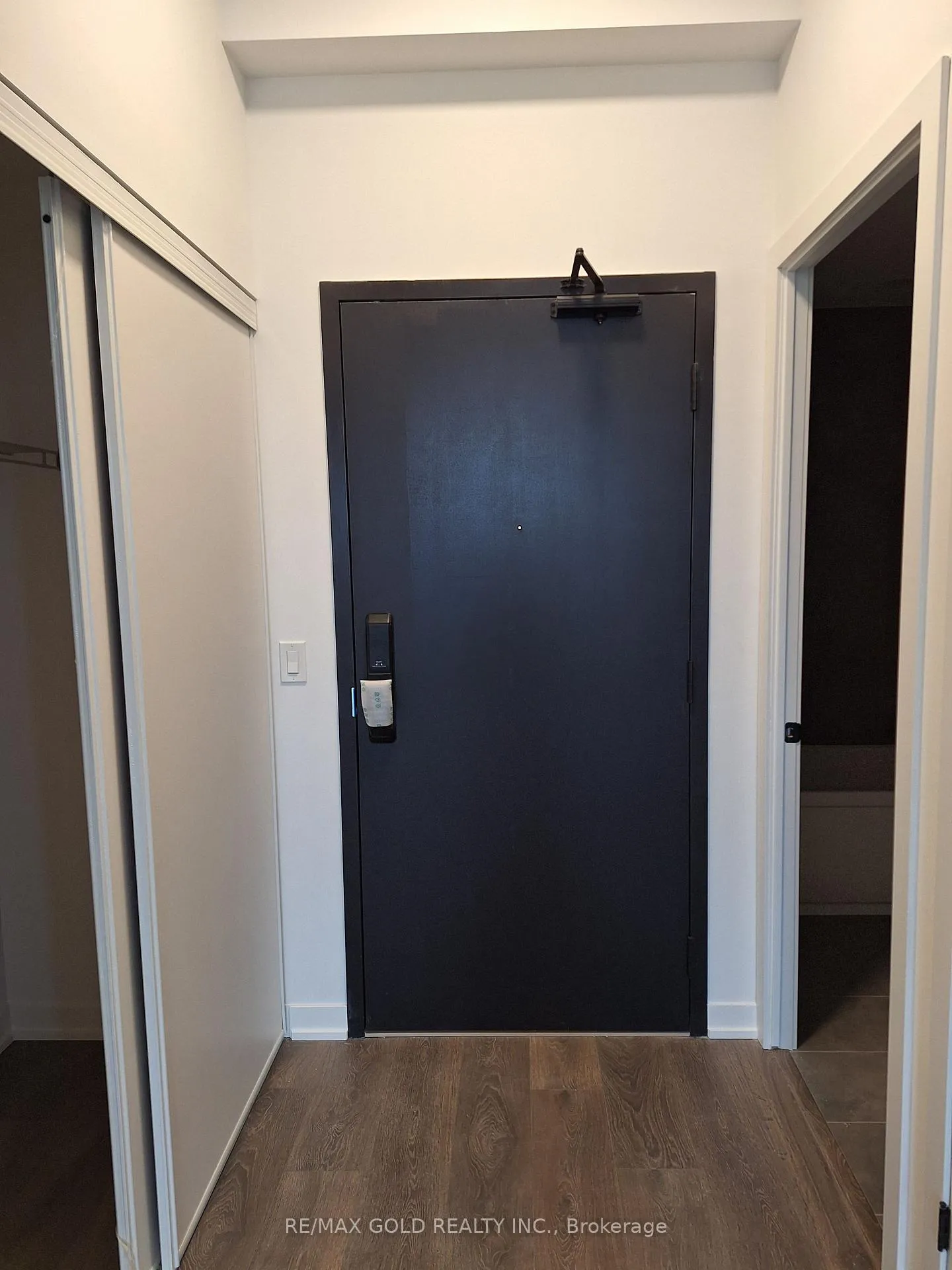 Photo 6 of Unit 302, 4878 Powers Common W, Burlington, Alton — HOMEH
