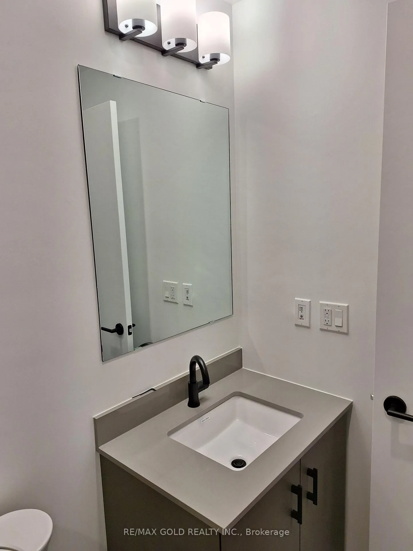 Photo 14 of Unit 302, 4878 Powers Common W, Burlington, Alton — HOMEH