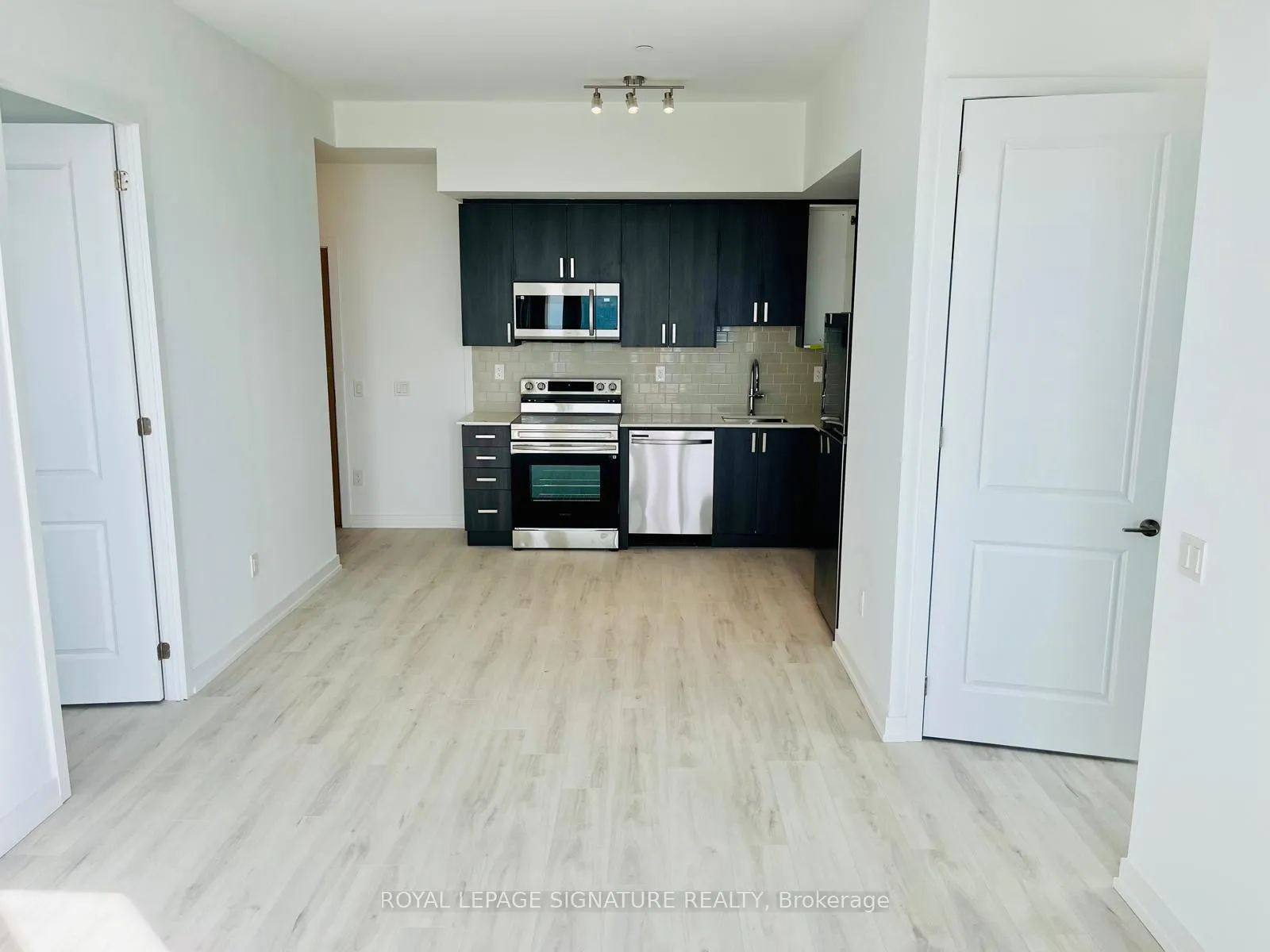 Photo 10 of Unit 3102, 1435 Celebration Drive, Pickering, Bay Ridges — HOMEH
