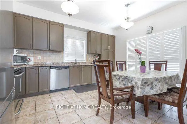 Photo 5 of 1074 Mccuaig Drive, Milton, Clarke — HOMEH