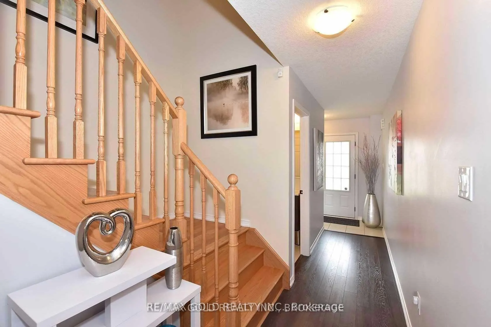 Photo 4 of 472 Queen Mary Drive, Brampton, Northwest Brampton — HOMEH