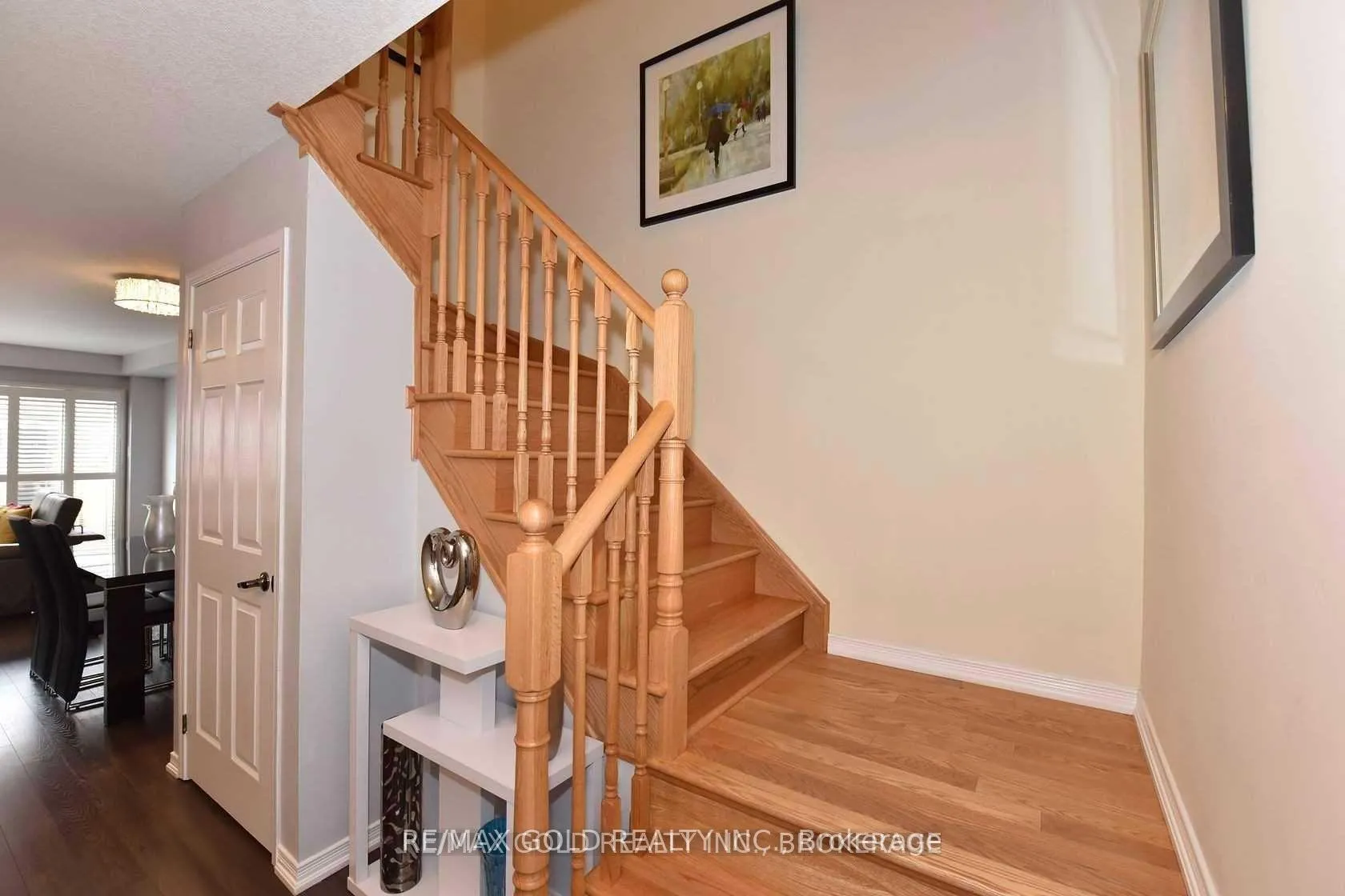 Photo 6 of 472 Queen Mary Drive, Brampton, Northwest Brampton — HOMEH
