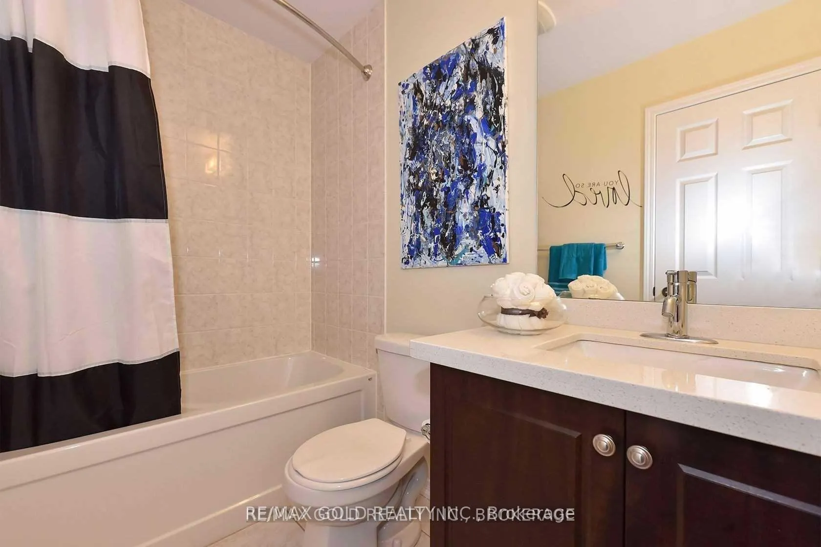Photo 8 of 472 Queen Mary Drive, Brampton, Northwest Brampton — HOMEH