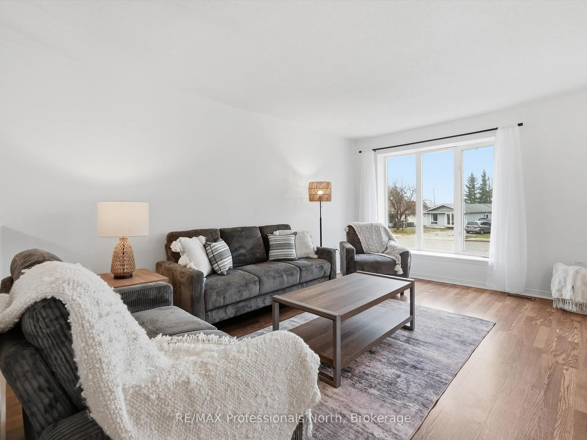 Photo 1 of 29 Pinecone Dr., Bracebridge, Monck (Bracebridge) — HOMEH