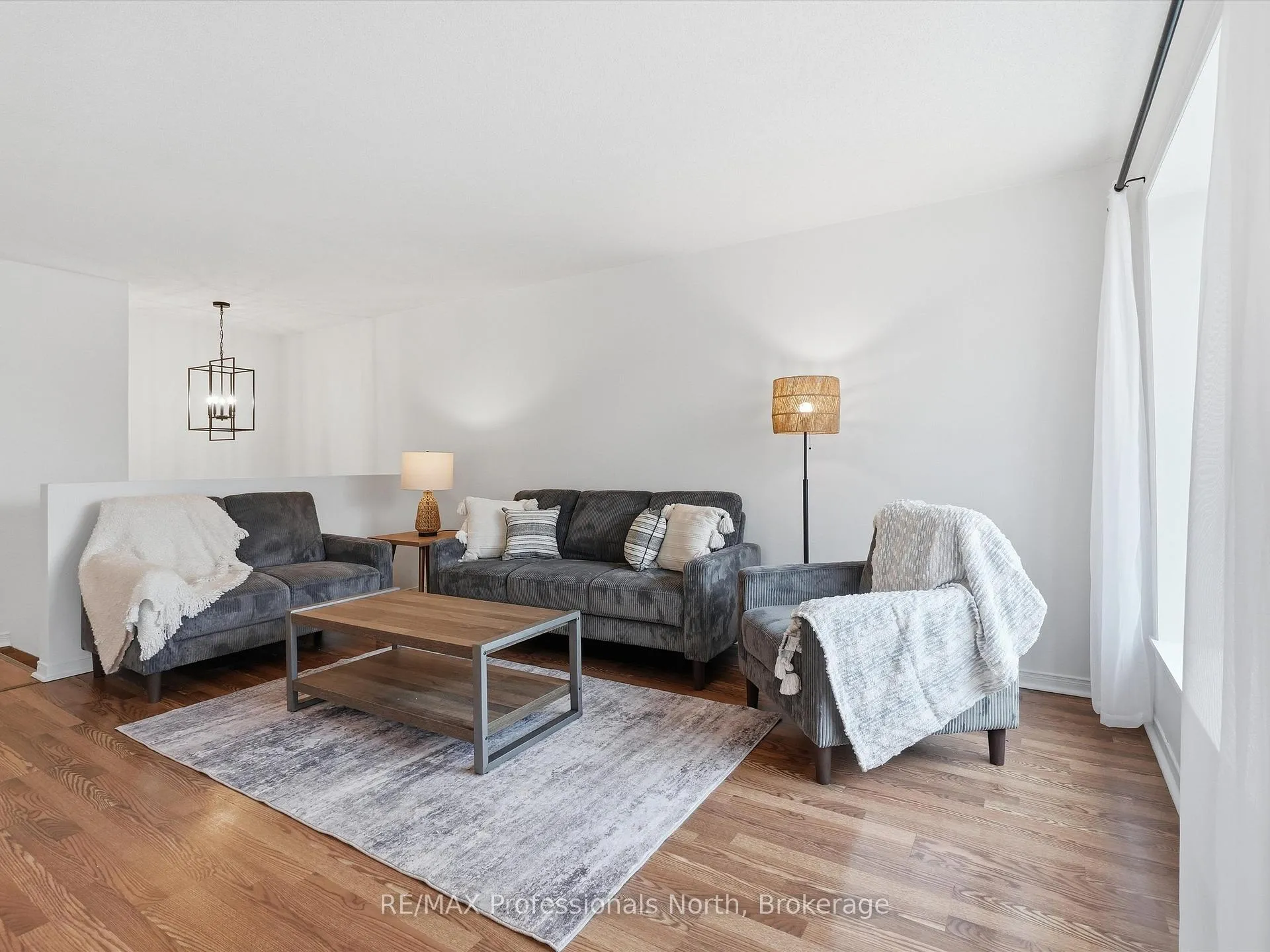 Photo 3 of 29 Pinecone Dr., Bracebridge, Monck (Bracebridge) — HOMEH