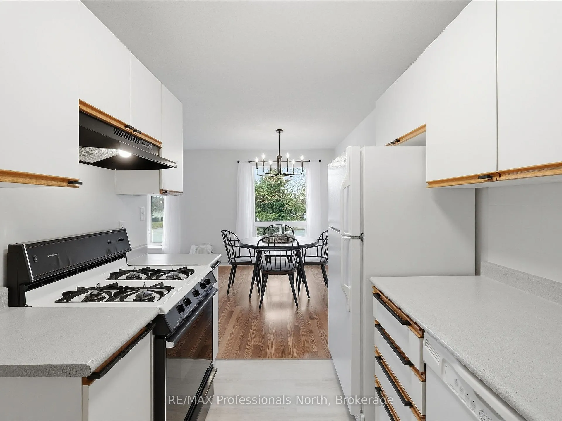 Photo 11 of 29 Pinecone Dr., Bracebridge, Monck (Bracebridge) — HOMEH