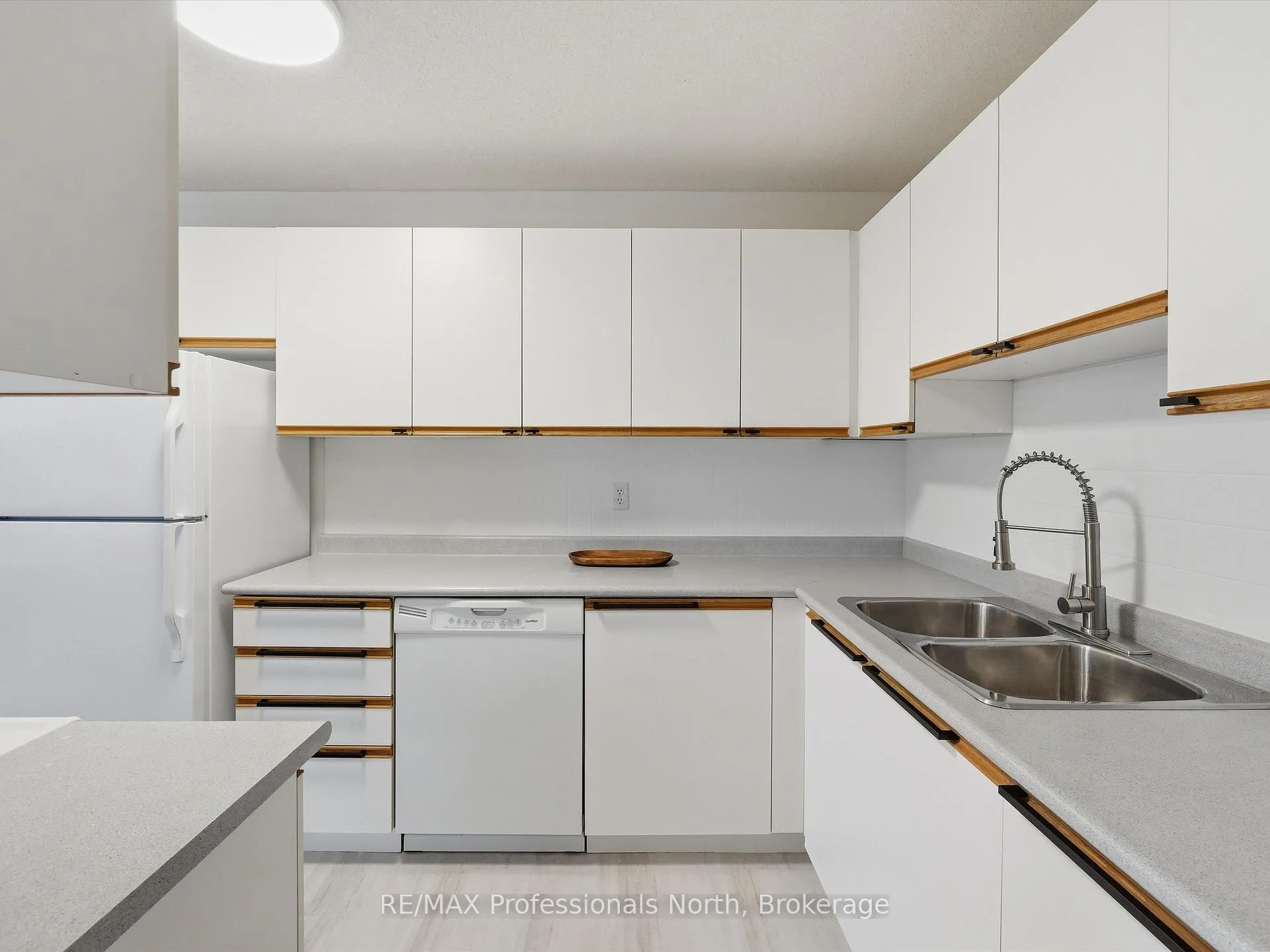Photo 12 of 29 Pinecone Dr., Bracebridge, Monck (Bracebridge) — HOMEH
