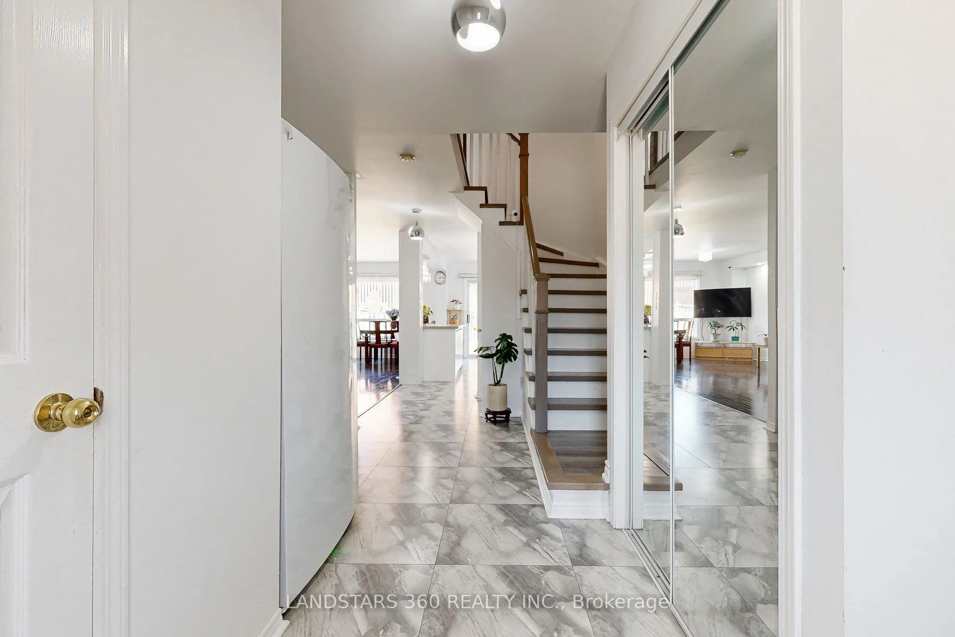 Photo 5 of 49 Horstman Street, Markham, Rouge River Estates — HOMEH