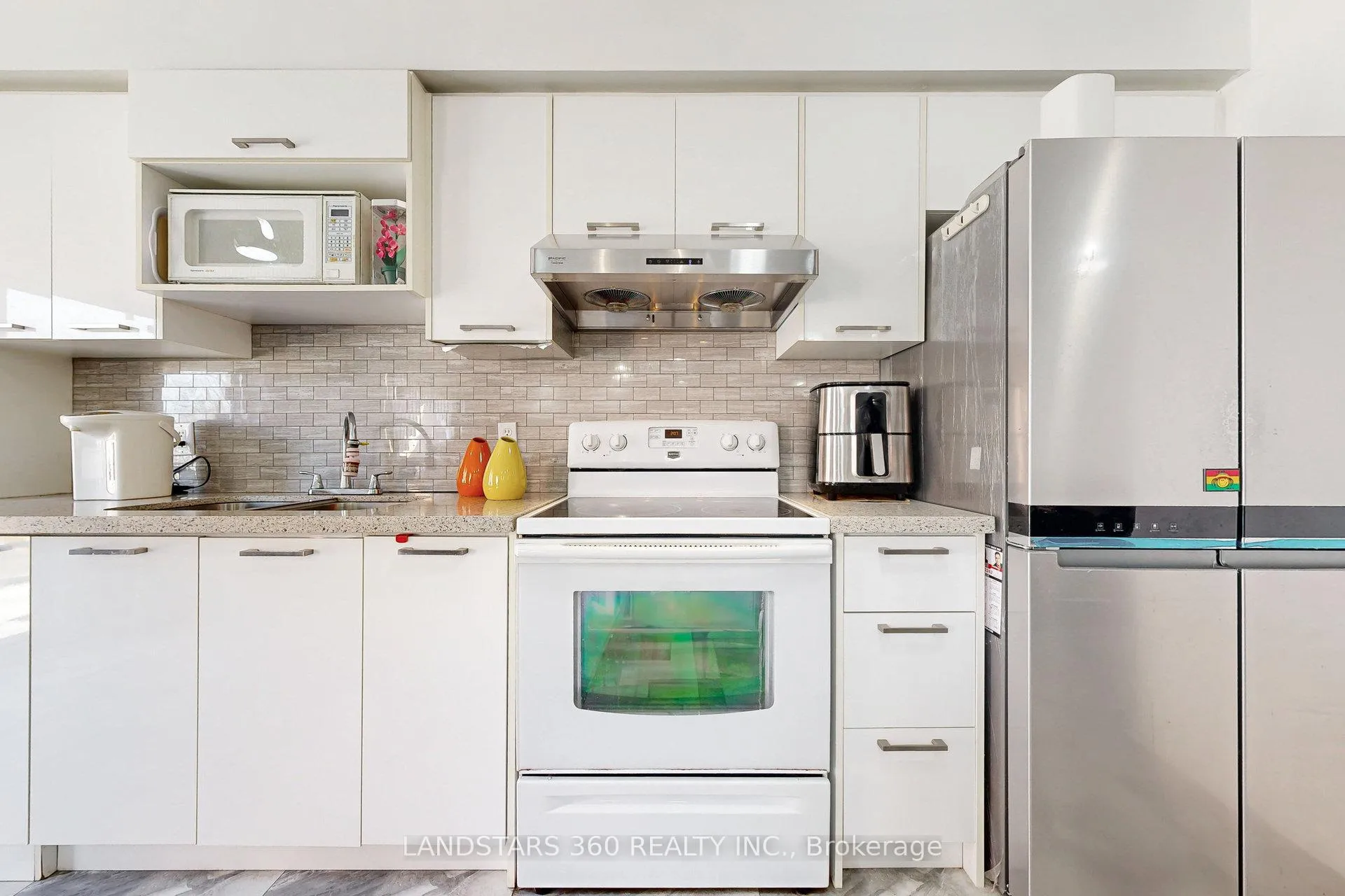 Photo 13 of 49 Horstman Street, Markham, Rouge River Estates — HOMEH