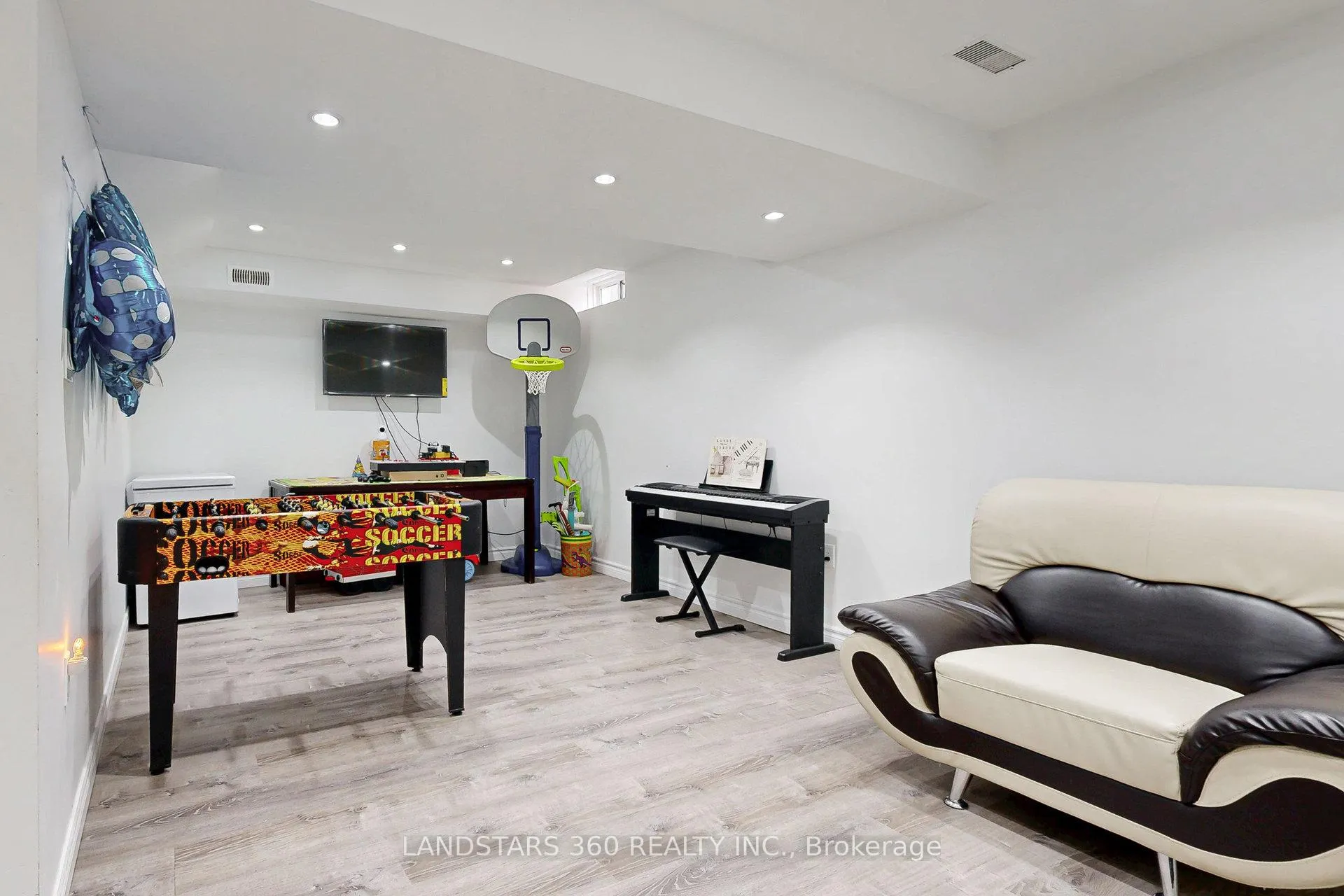 Photo 27 of 49 Horstman Street, Markham, Rouge River Estates — HOMEH