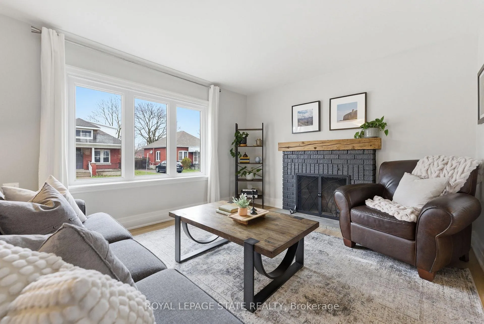 Photo 10 of 61 Abigail Avenue, Brantford — HOMEH